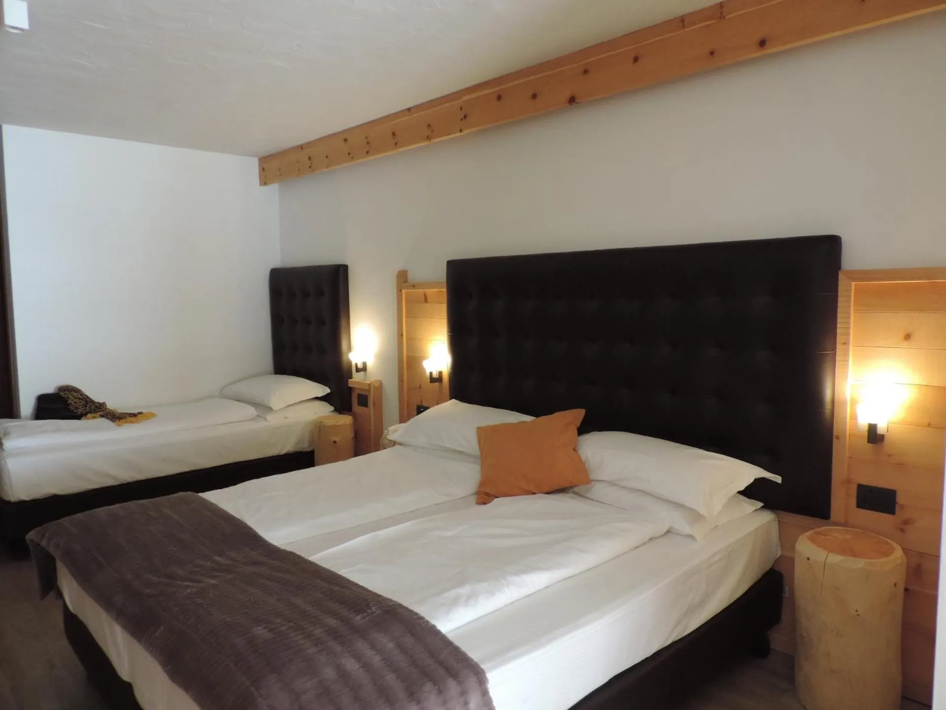 Bed in Hotel Scoiattolo