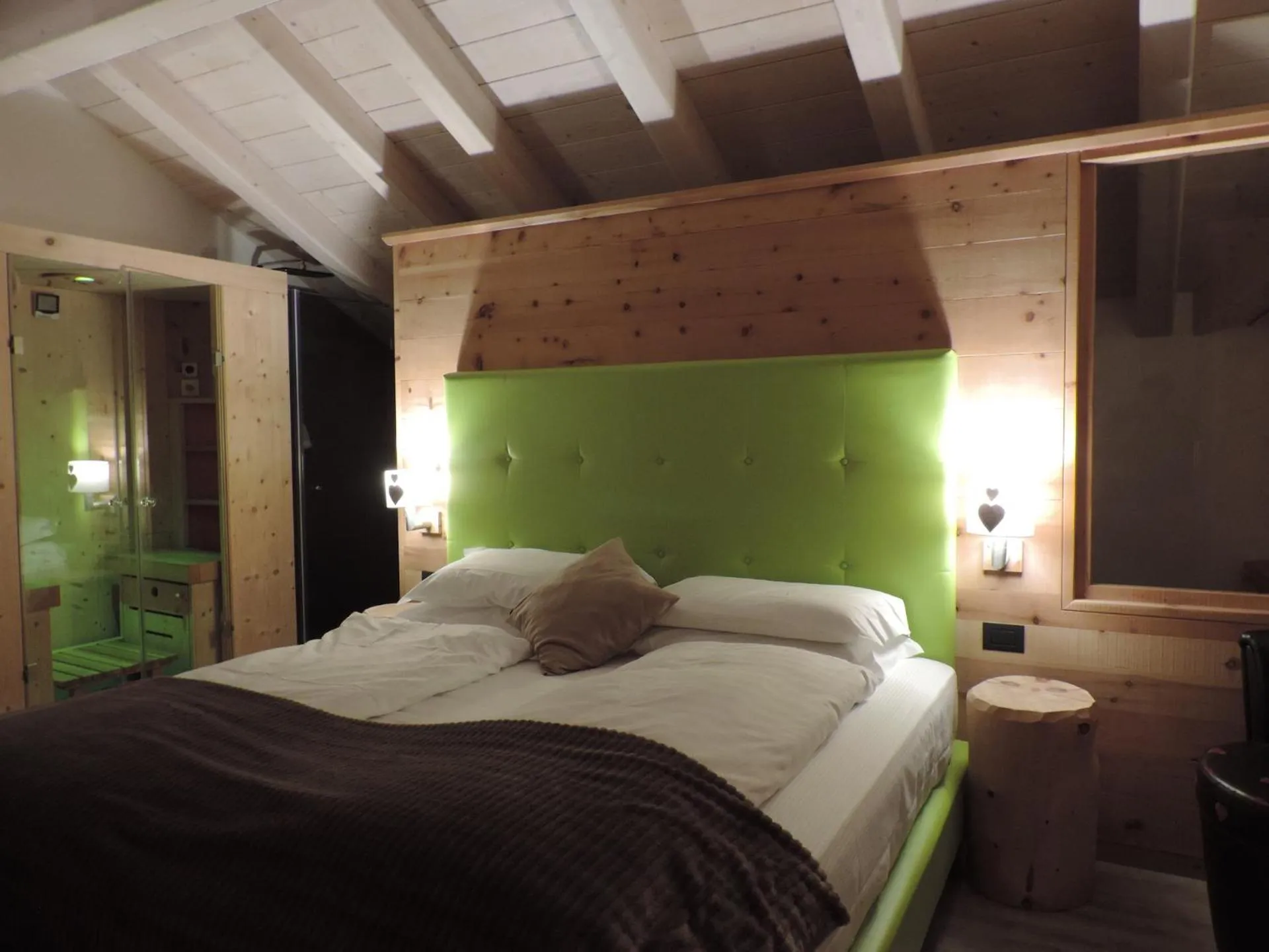 Bed in Hotel Scoiattolo