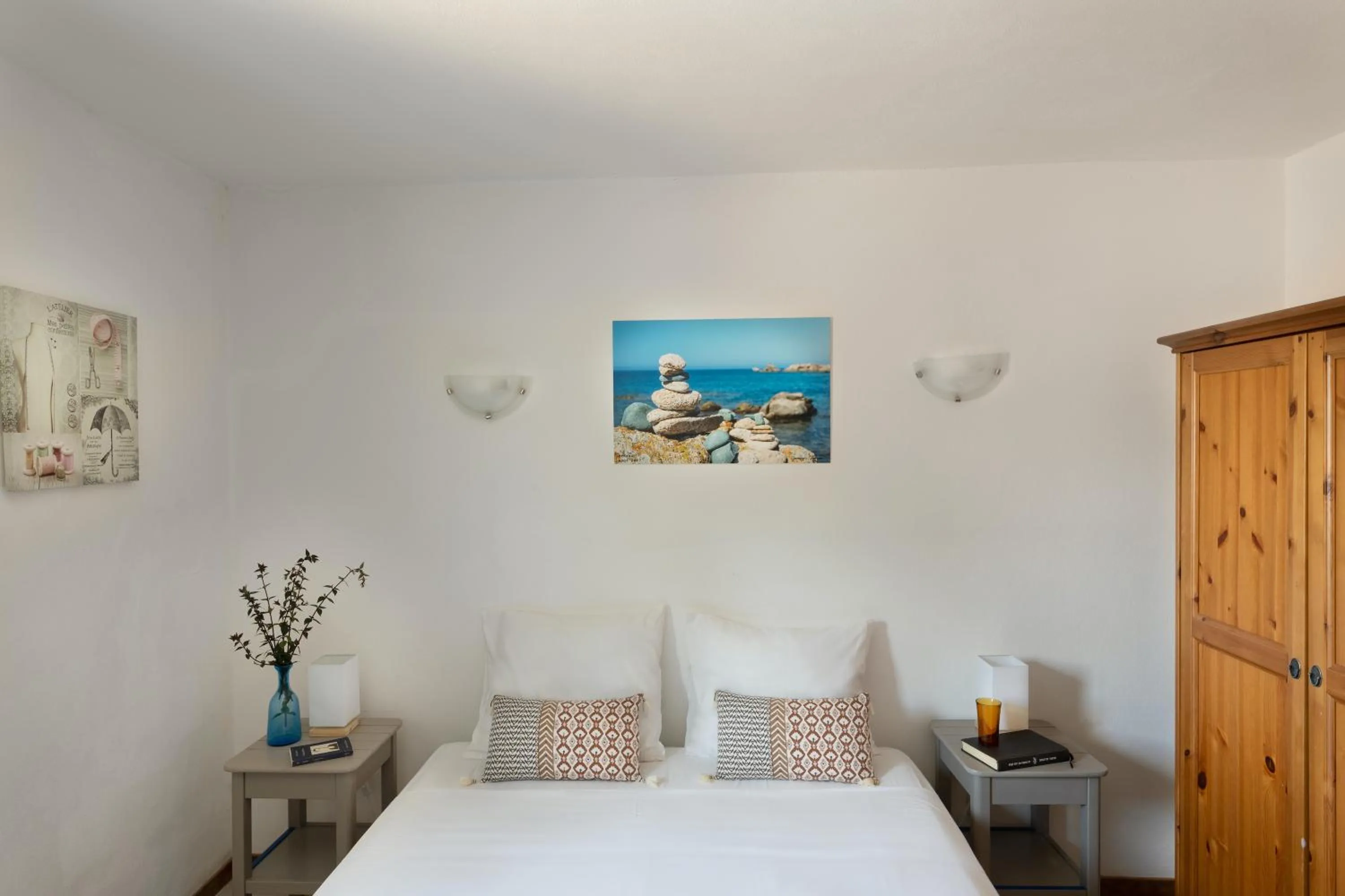 Photo of the whole room, Bed in Domaine Bocca di Feno