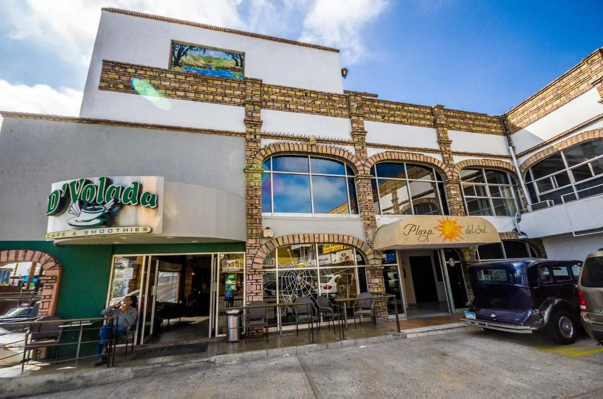 Facade/entrance in Suites del Sol