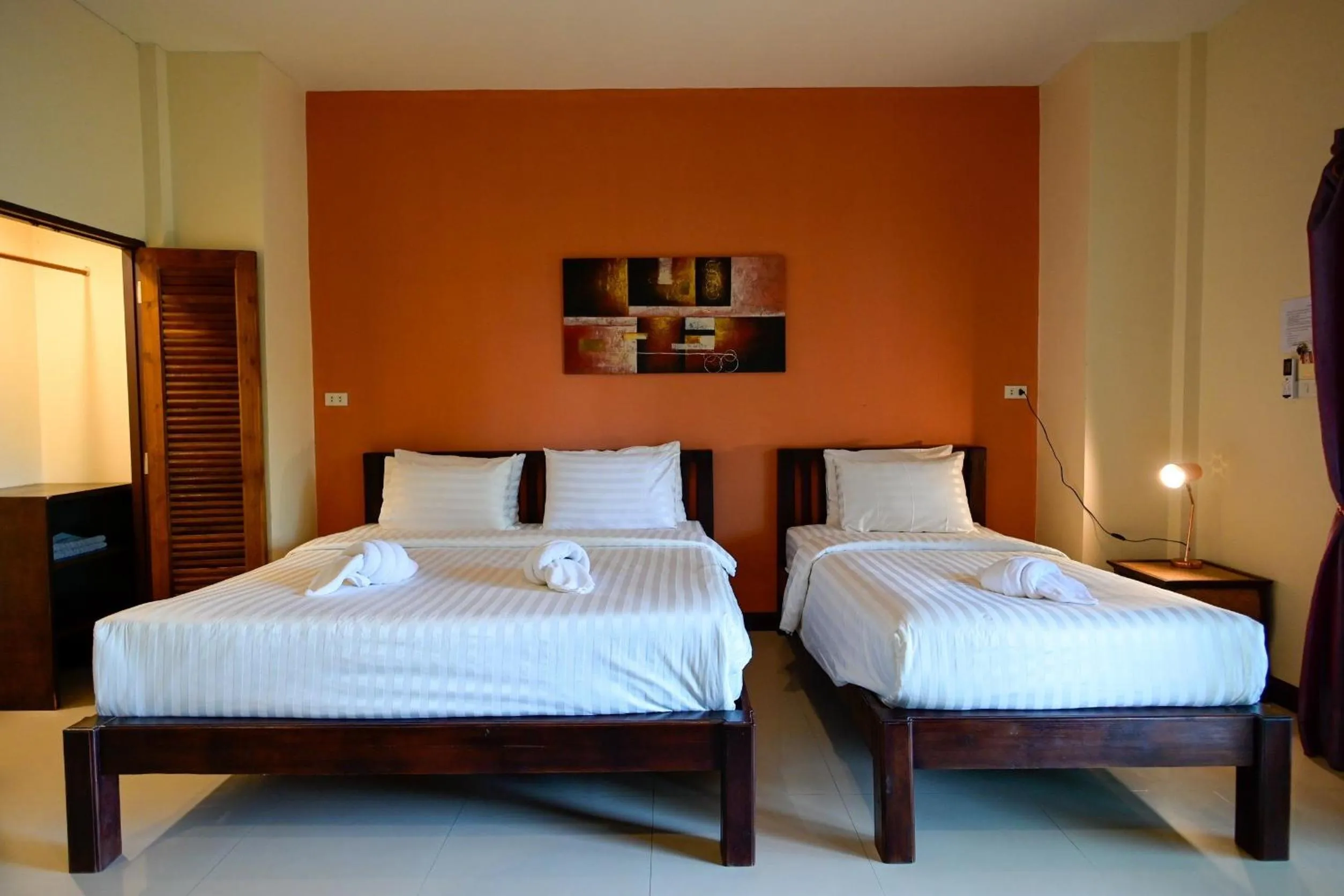 Bed in Saphli Villa