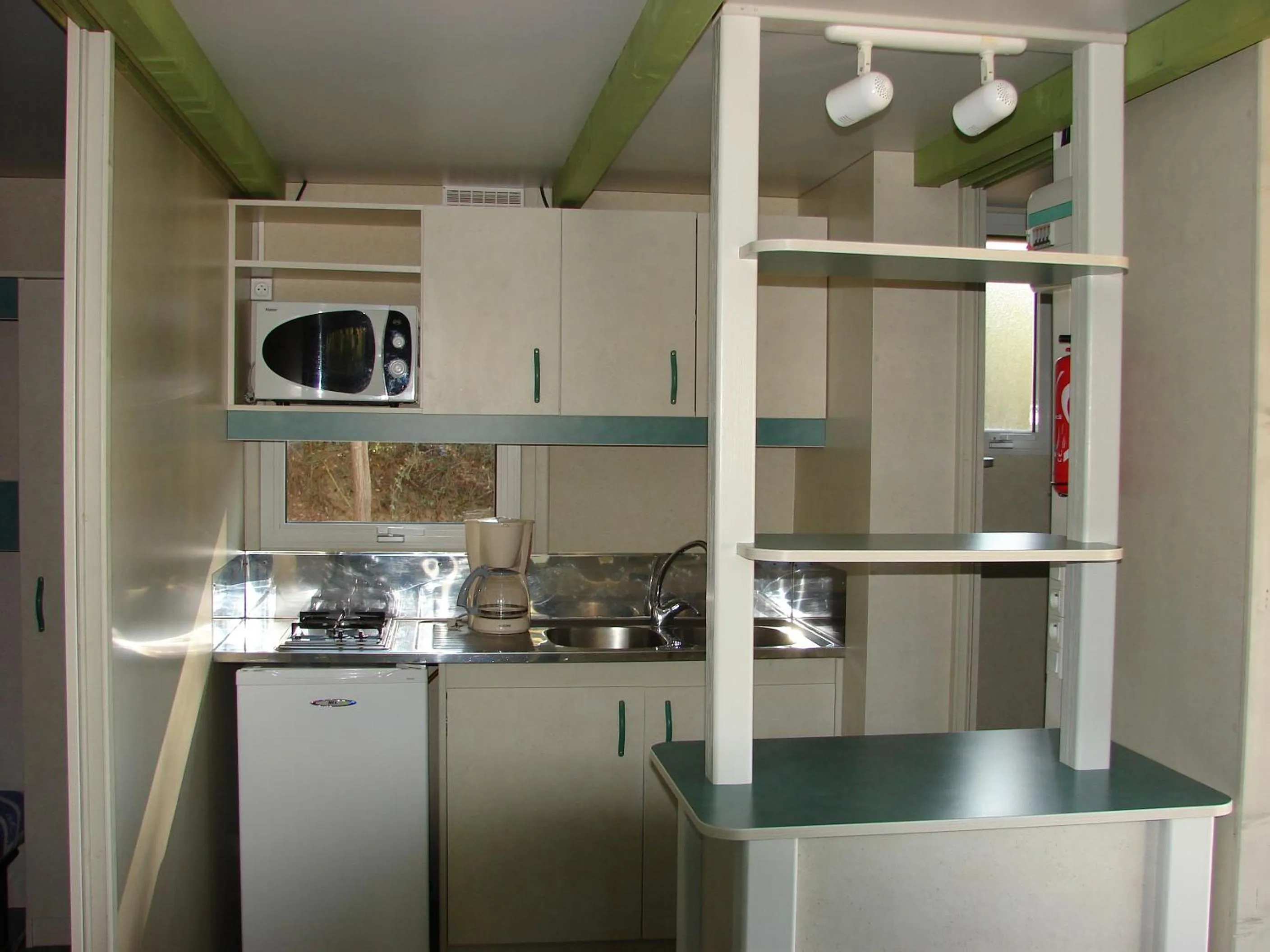 Kitchen or kitchenette in Auberge Ferayola