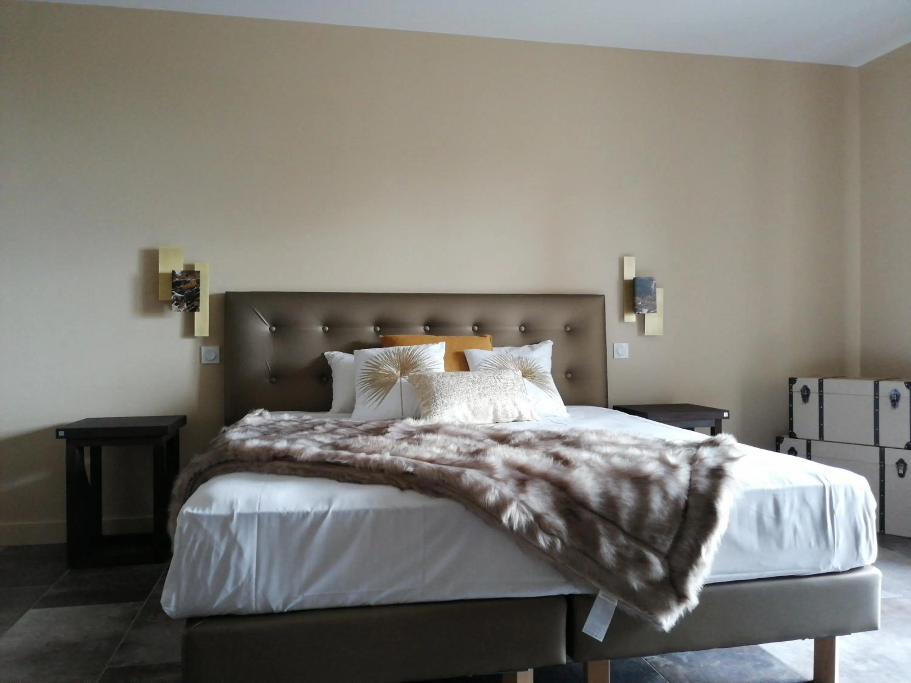 Bed in Auberge Ferayola