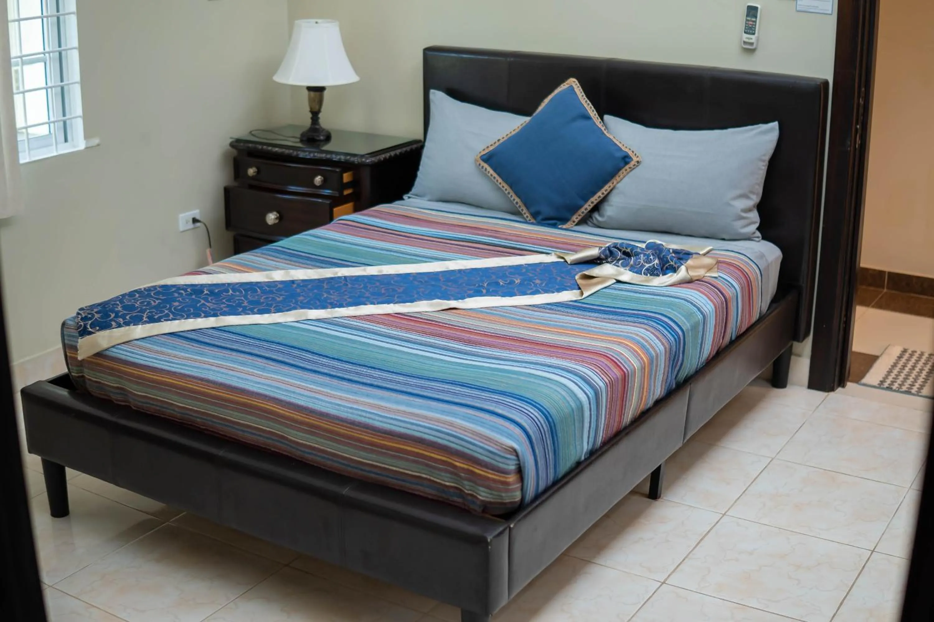 Restaurant/places to eat, Bed in GC Resort