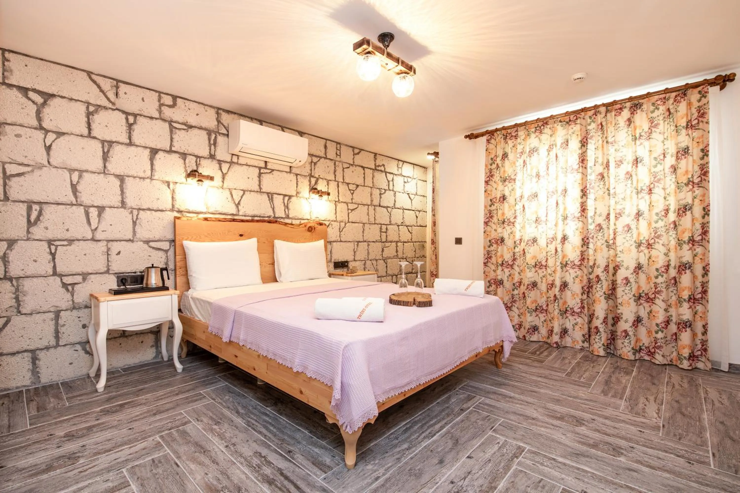 Bedroom, Bed in Twins Hotel Çeşme