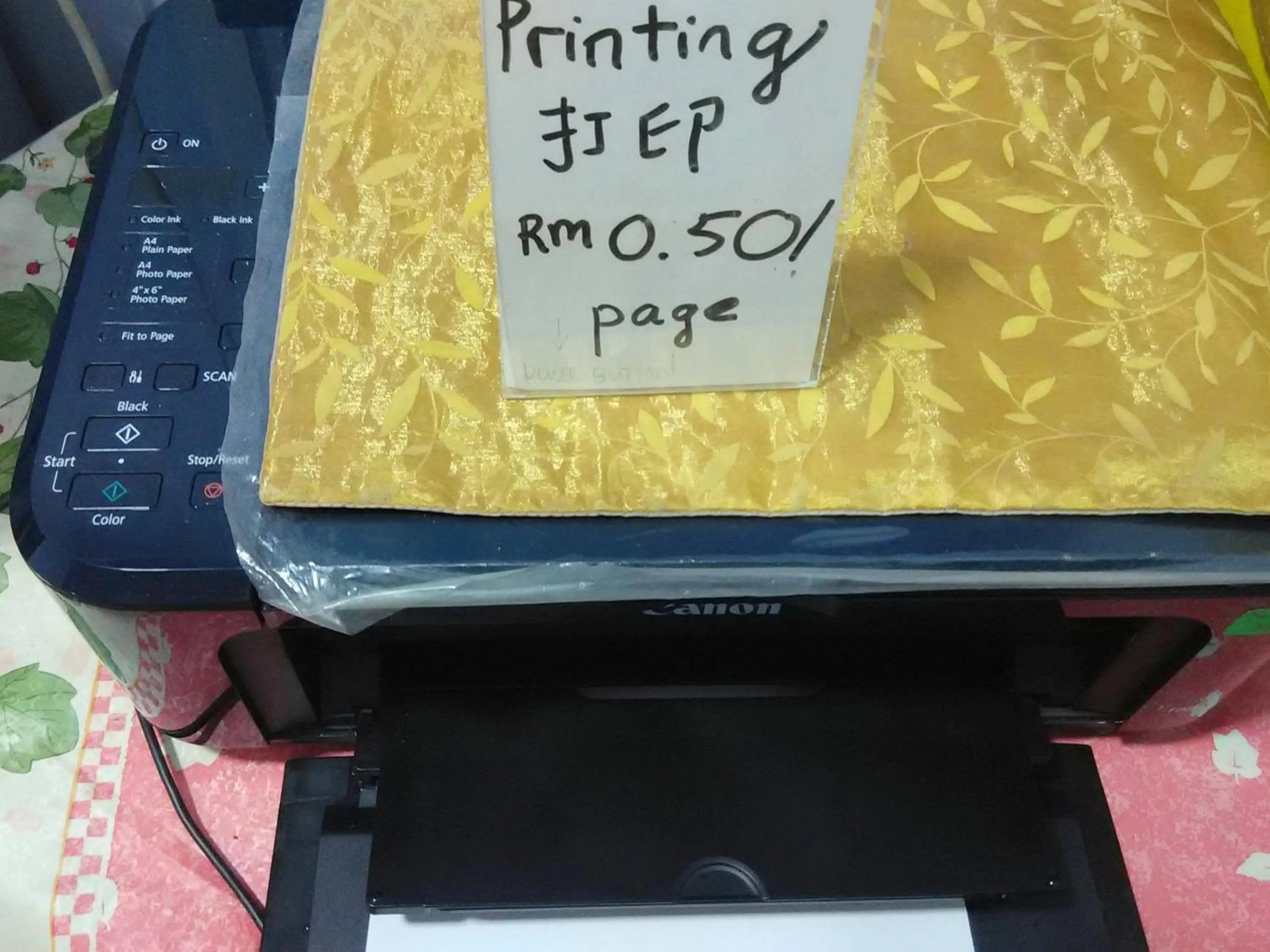 On-site shops in Moon Eleven Hostel Near Klia & Klia2