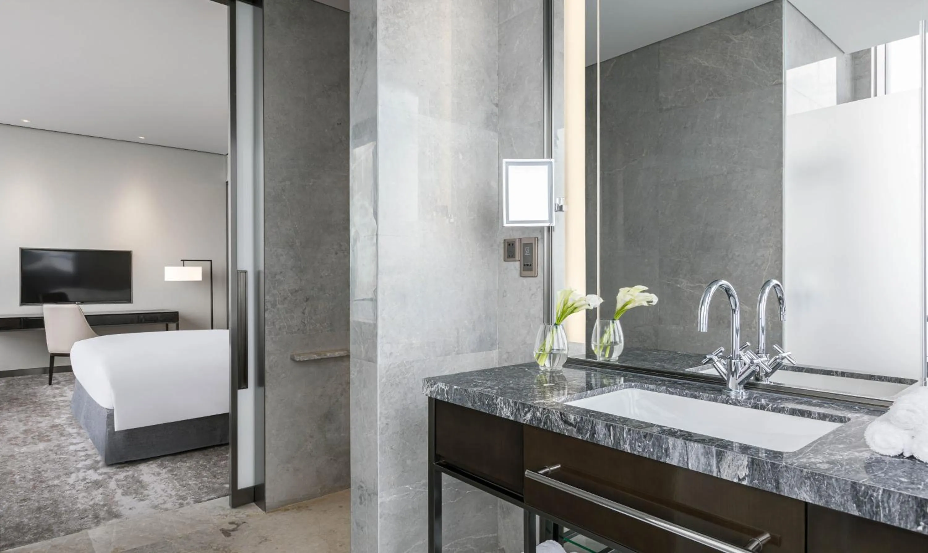 Bathroom, Bed in Niccolo Changsha