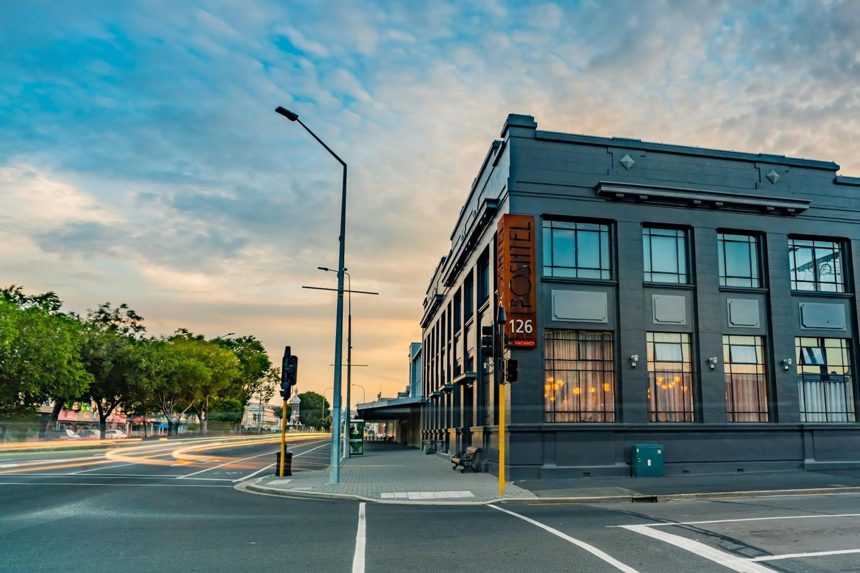 Property building in Poshtel