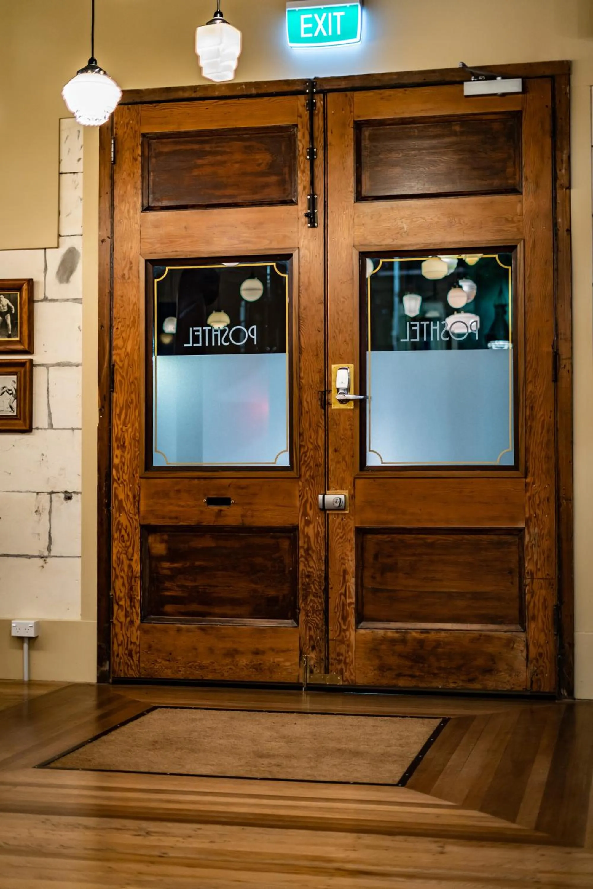 Facade/entrance in Poshtel