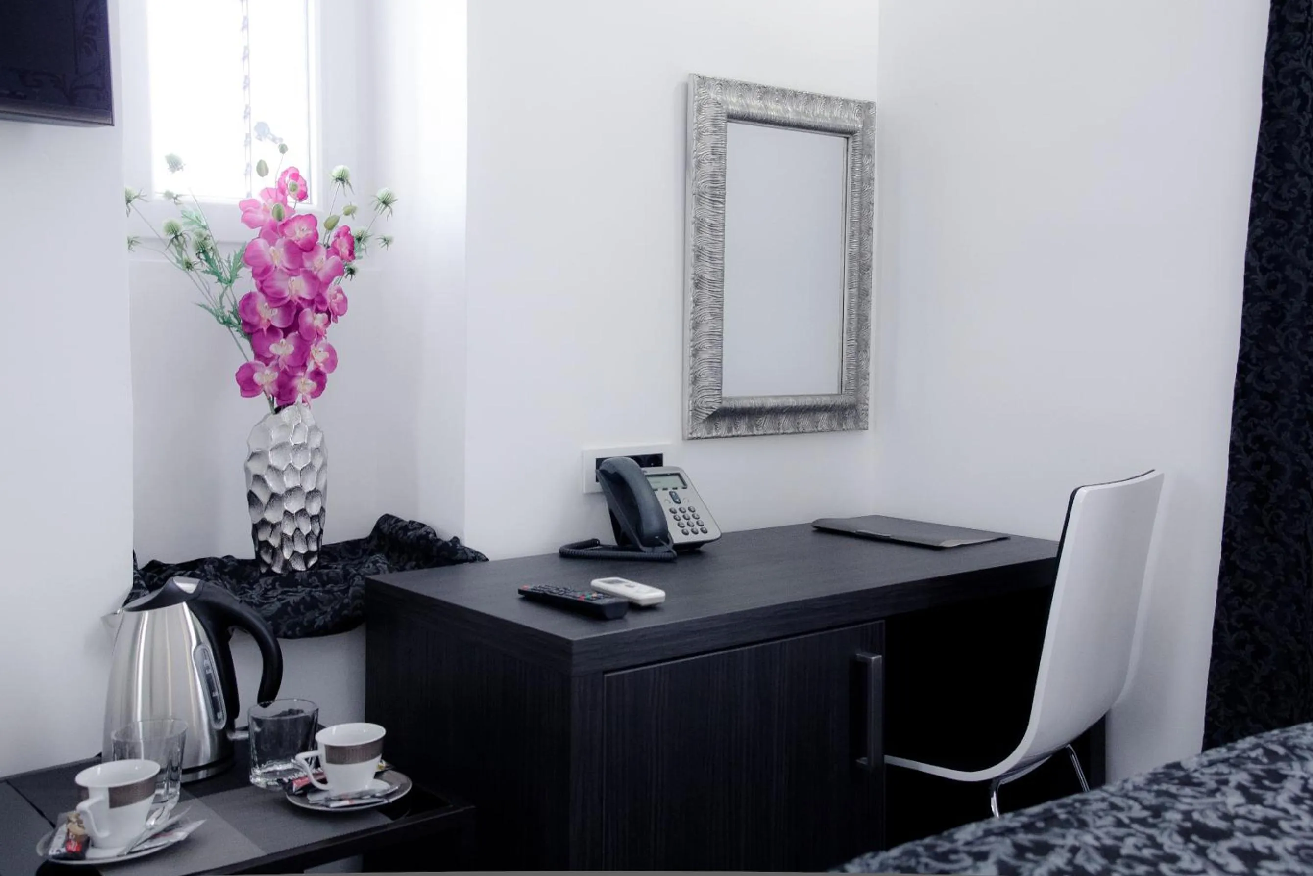 Photo of the whole room in Sleep Split