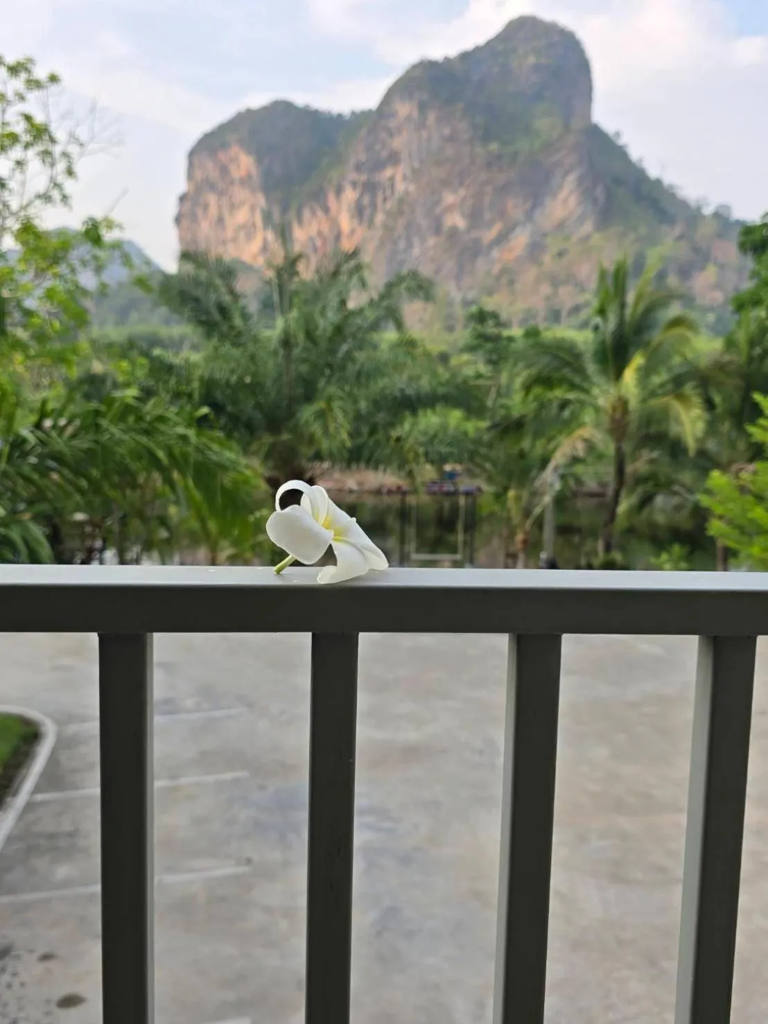 Baannai Lake View Resort