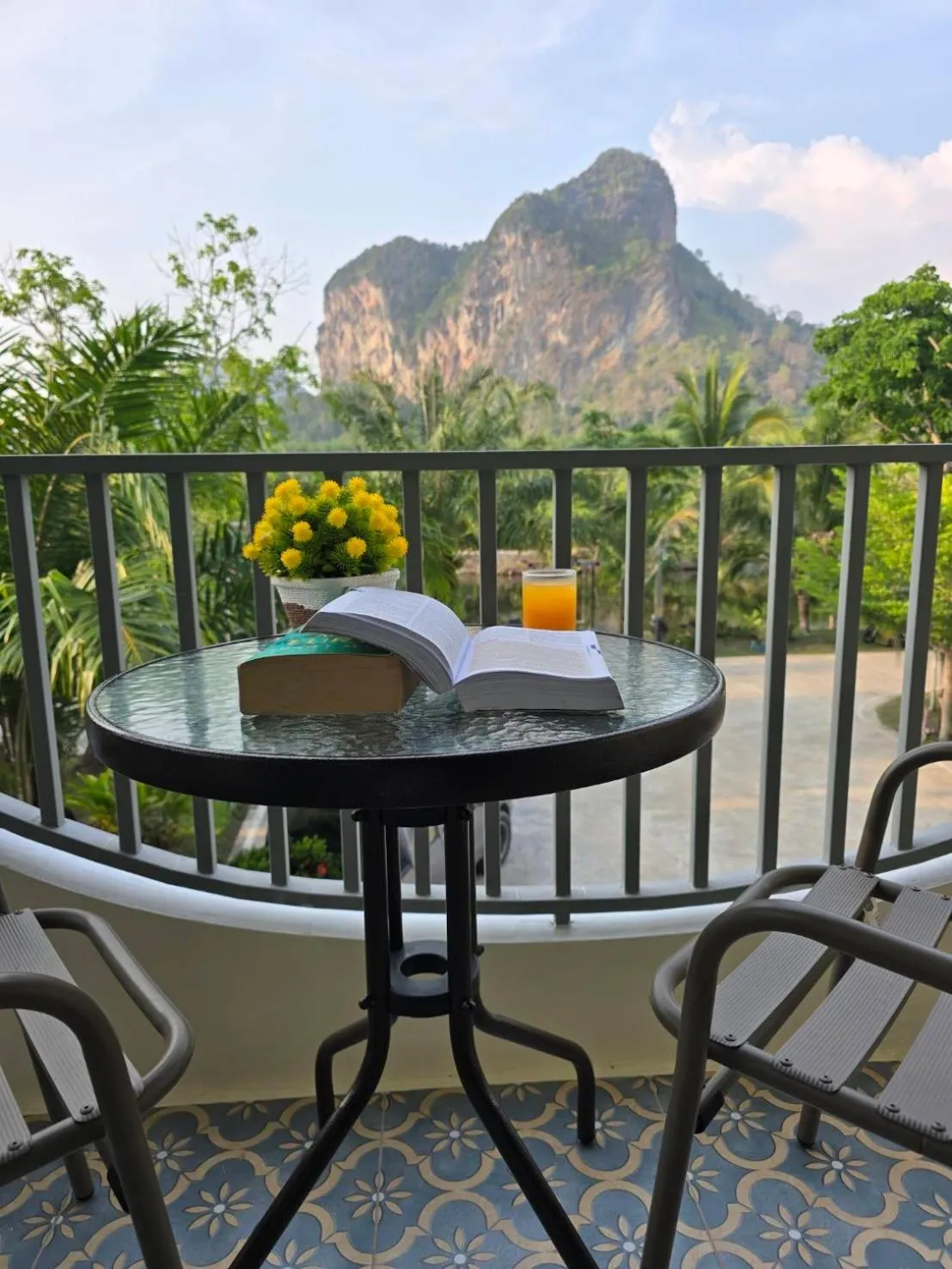 Baannai Lake View Resort