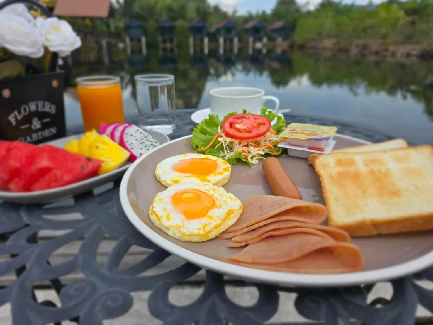 Baannai Lake View Resort