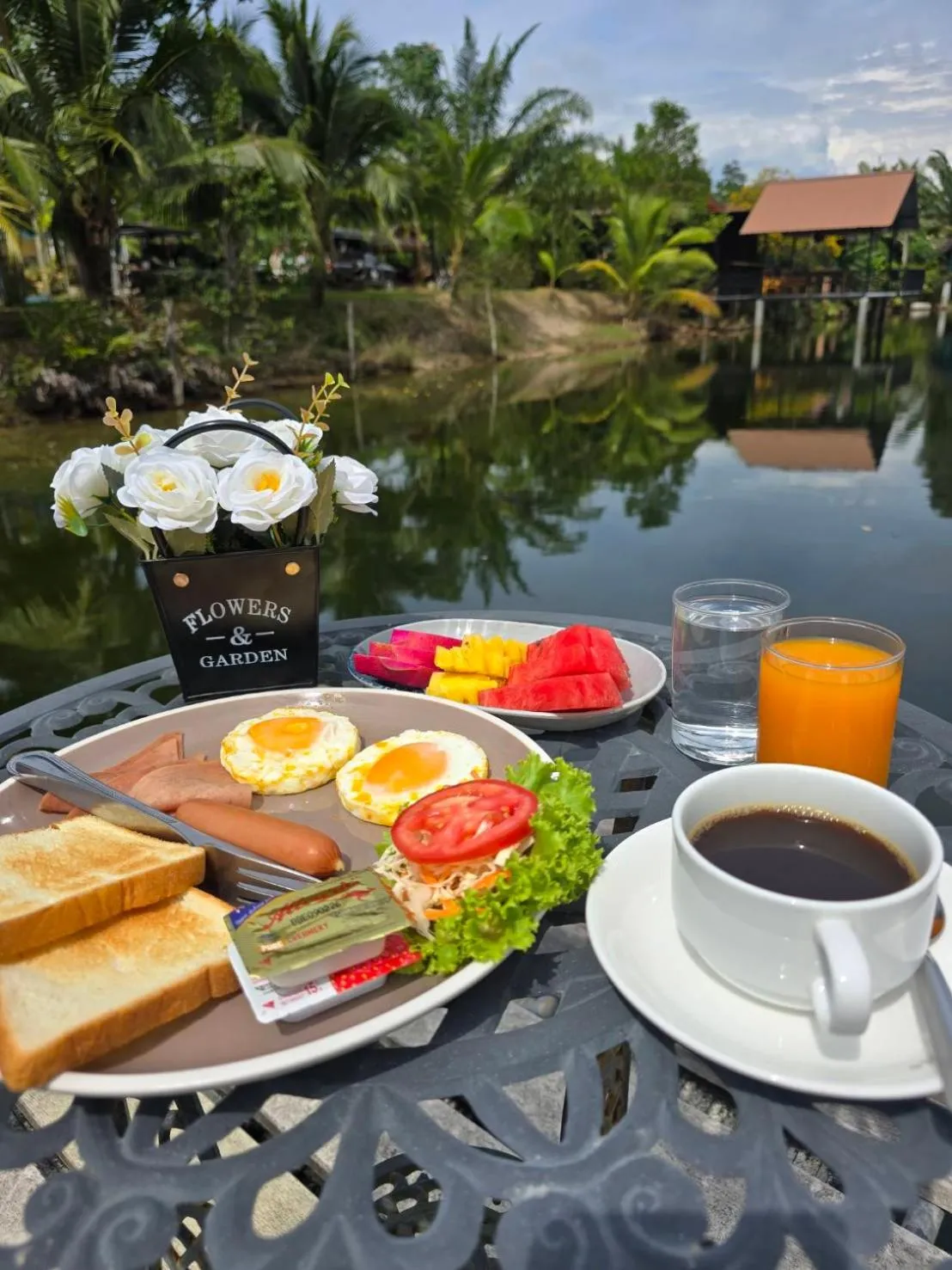 Baannai Lake View Resort