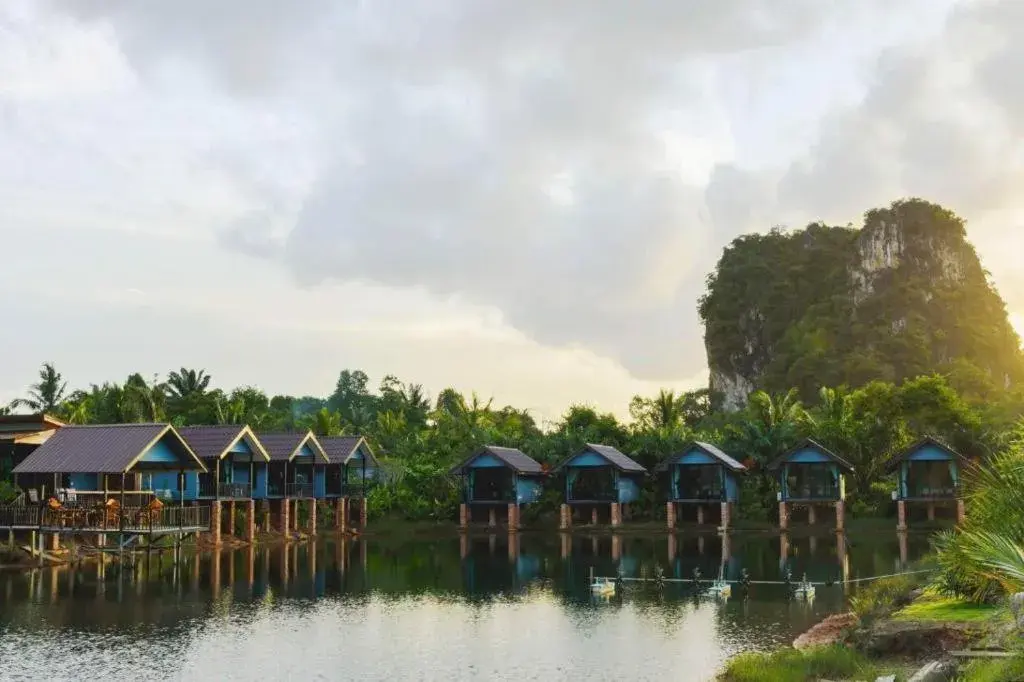 Deluxe Bungalow with Lake View in Baannai Lake View Resort Deluxe Bungalow with Lake View in Baannai Lake View Resort