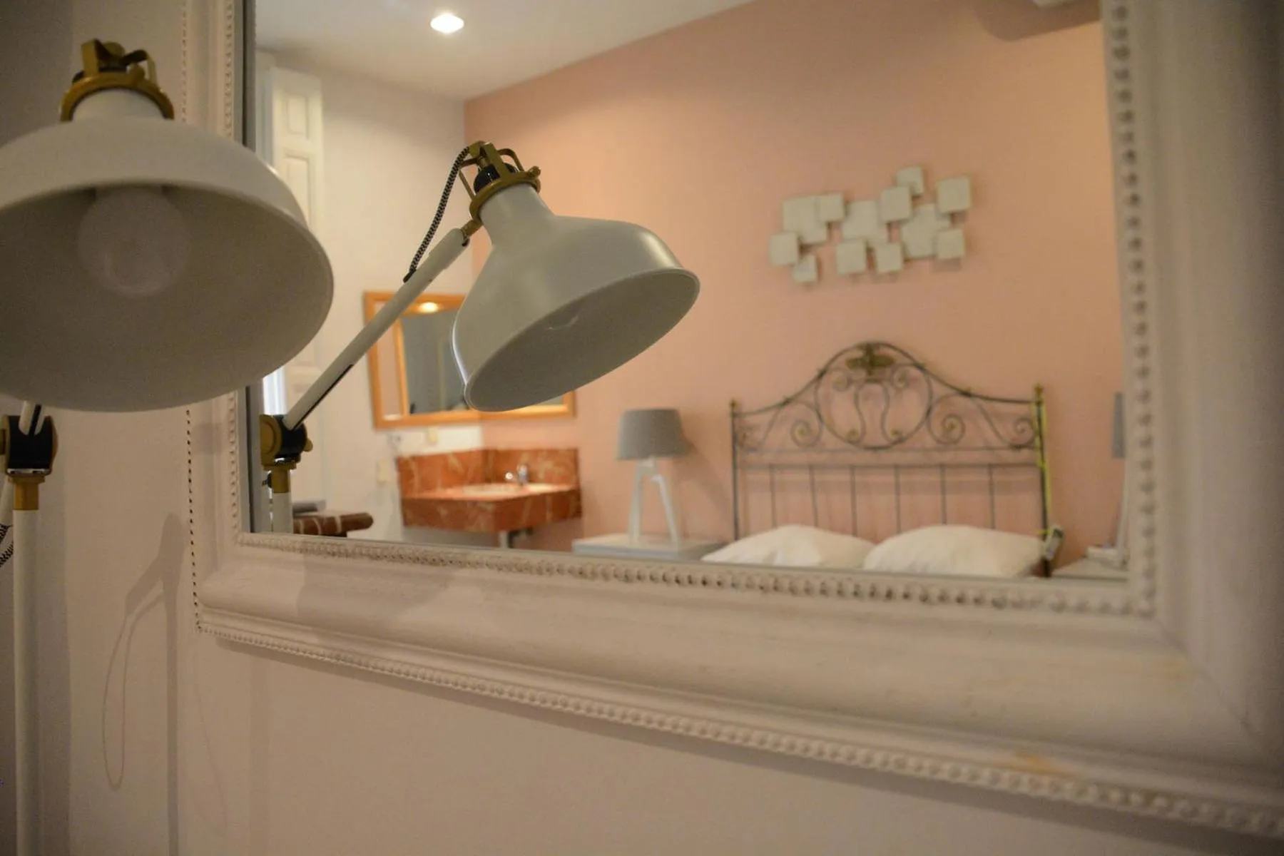 Decorative detail in Alvaro Residencia