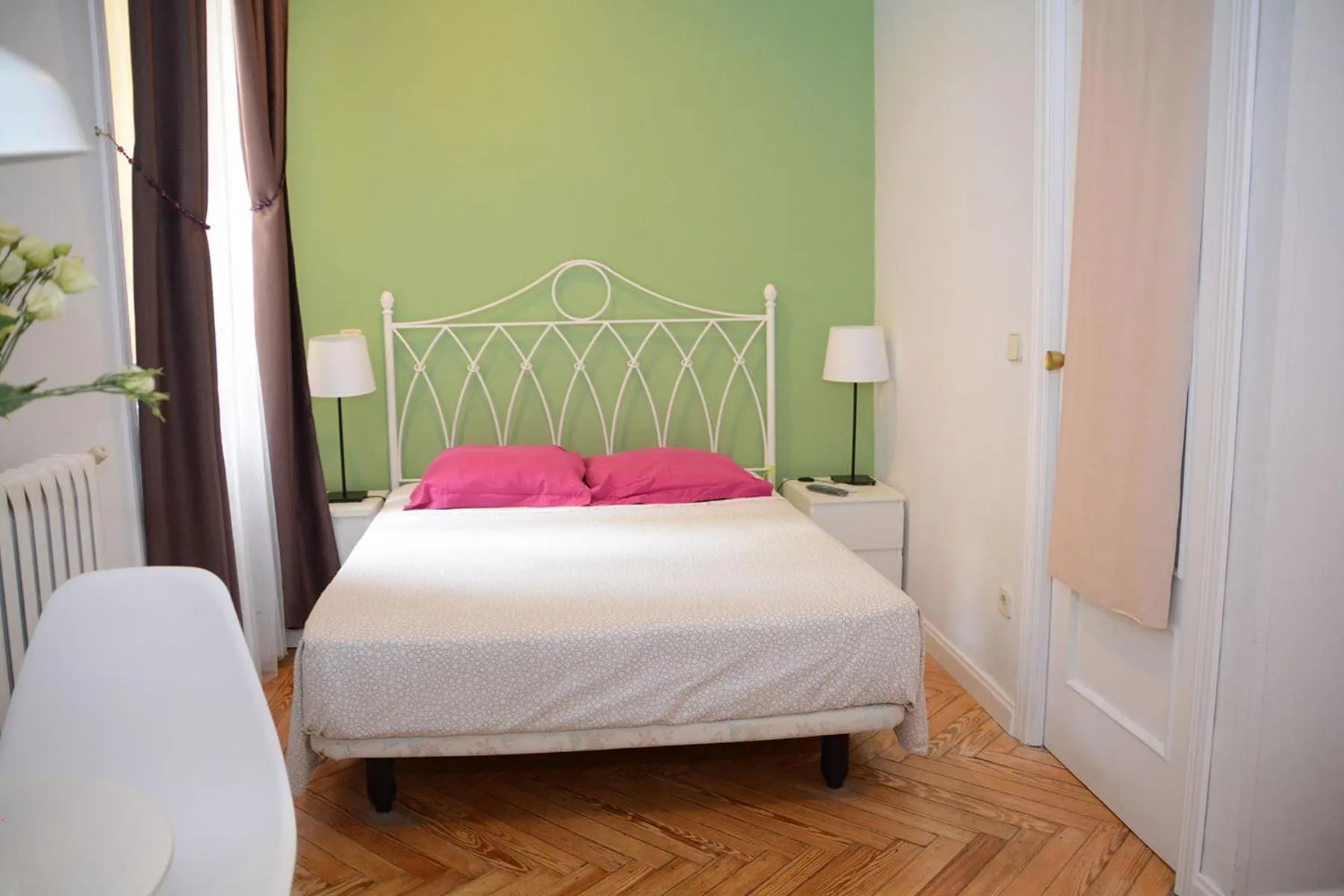 Photo of the whole room in Alvaro Residencia