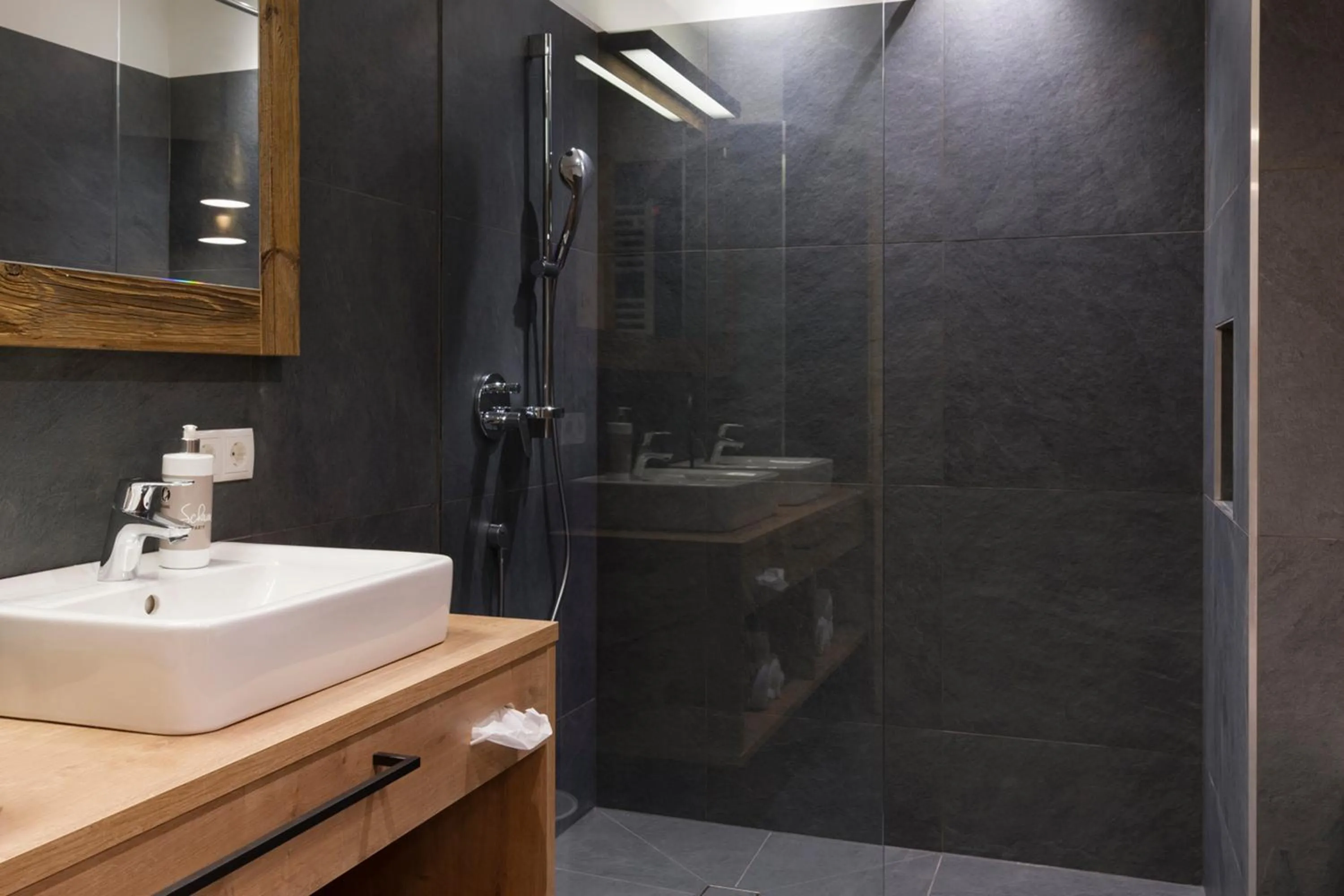 Bathroom in Sepp & Hannis Suiten im Dorf