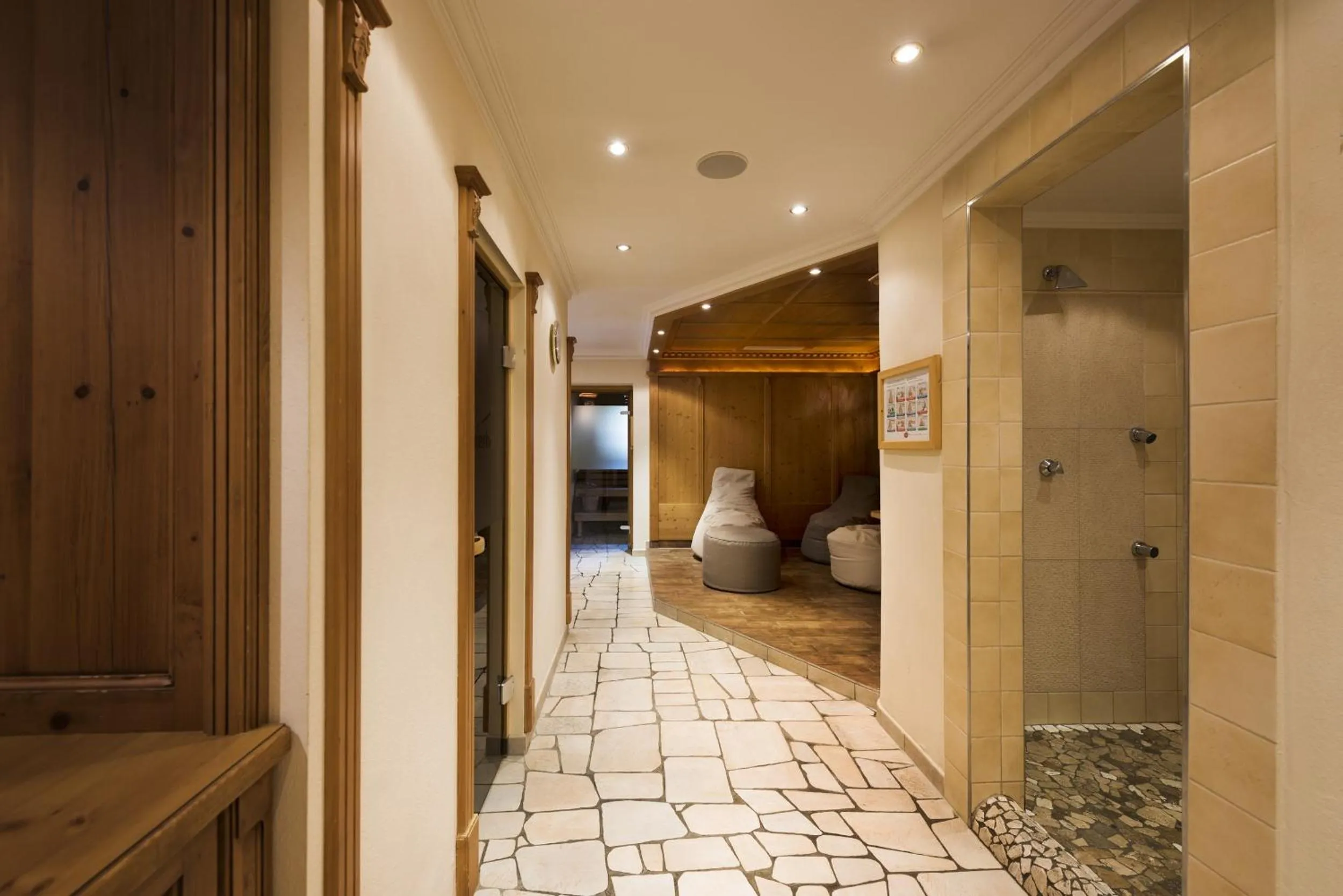 Spa and wellness centre/facilities in Sepp & Hannis Suiten im Dorf