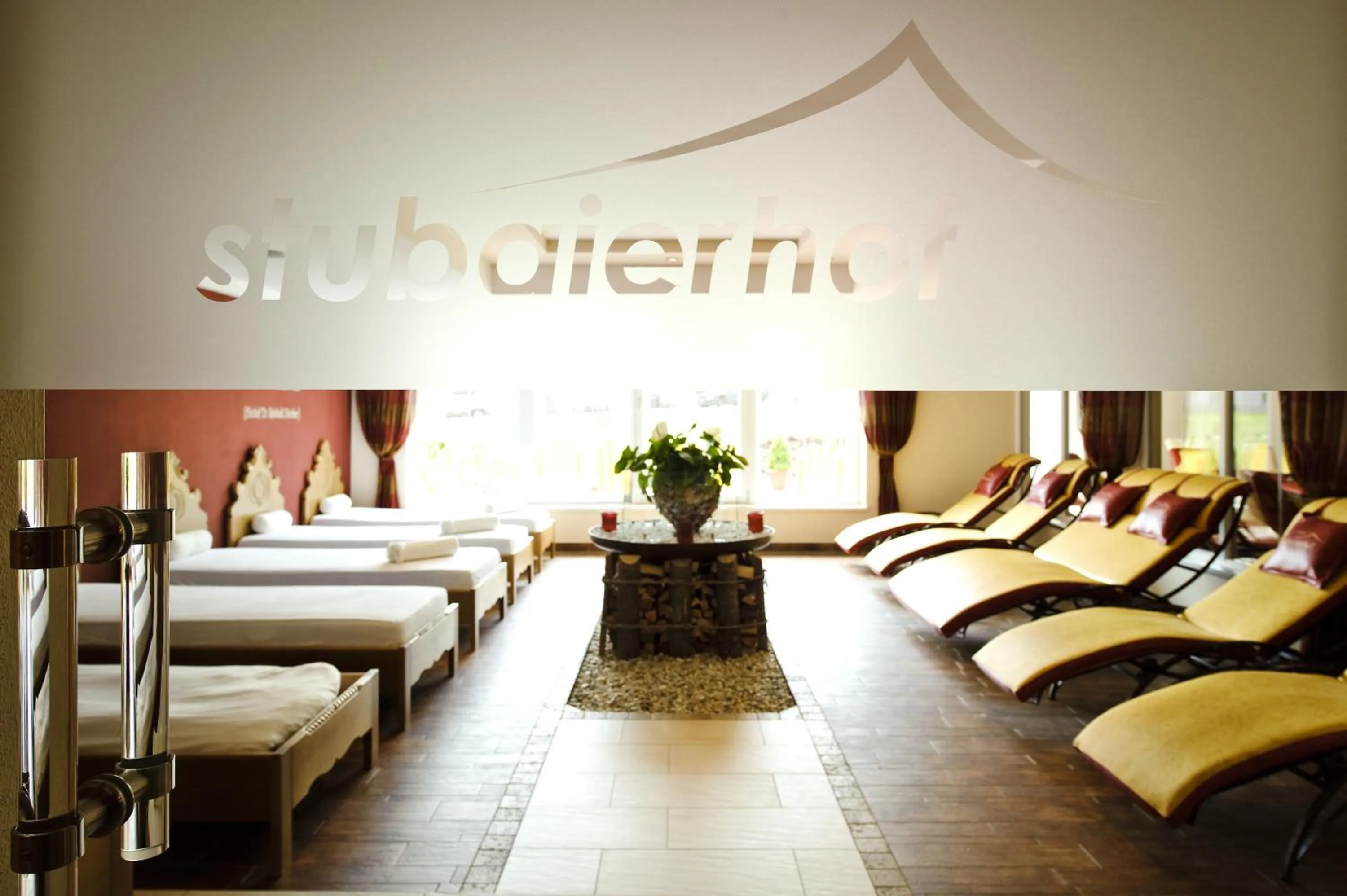 Spa and wellness centre/facilities, Bed in Sepp & Hannis Suiten im Dorf