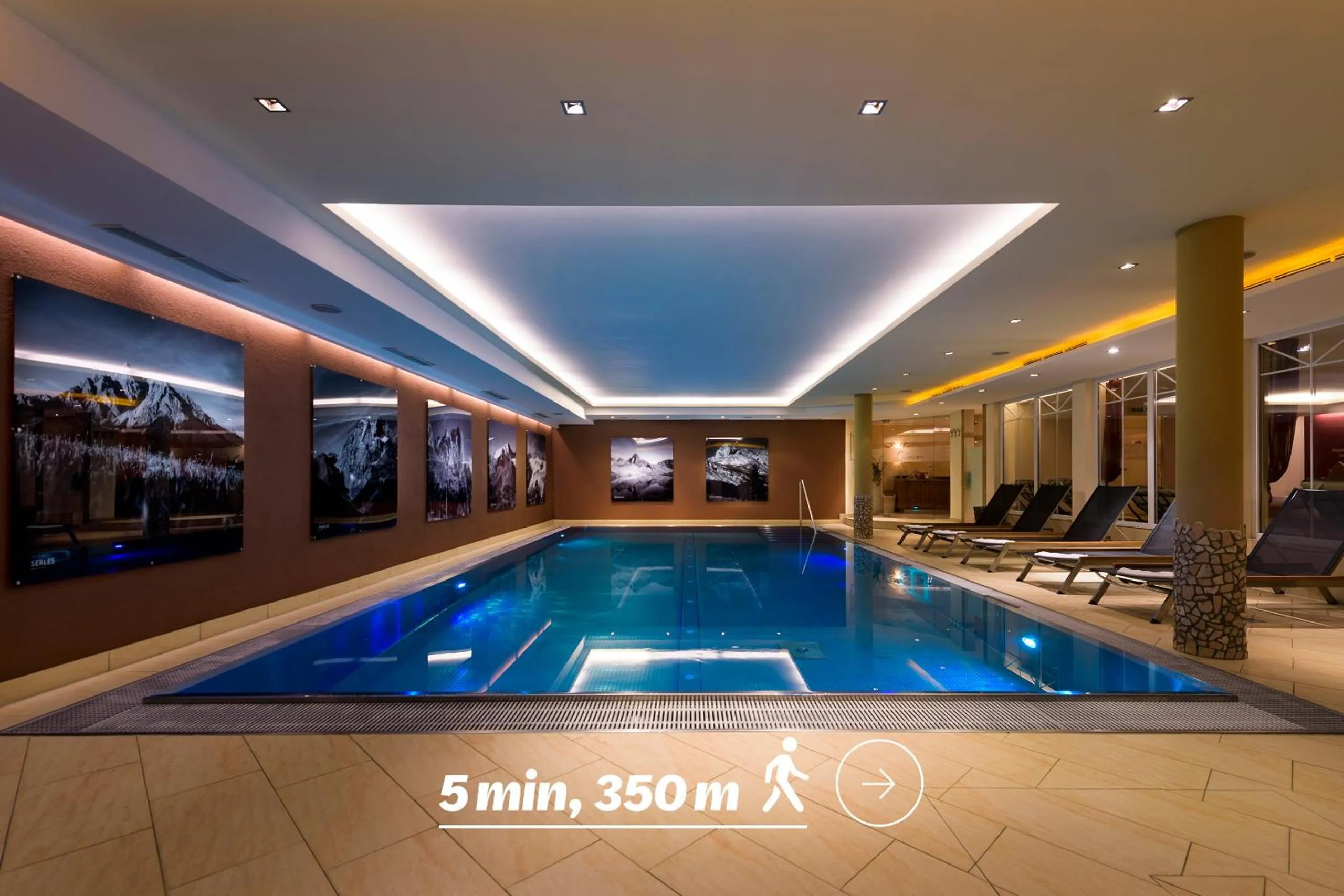 Swimming pool in Sepp & Hannis Suiten im Dorf