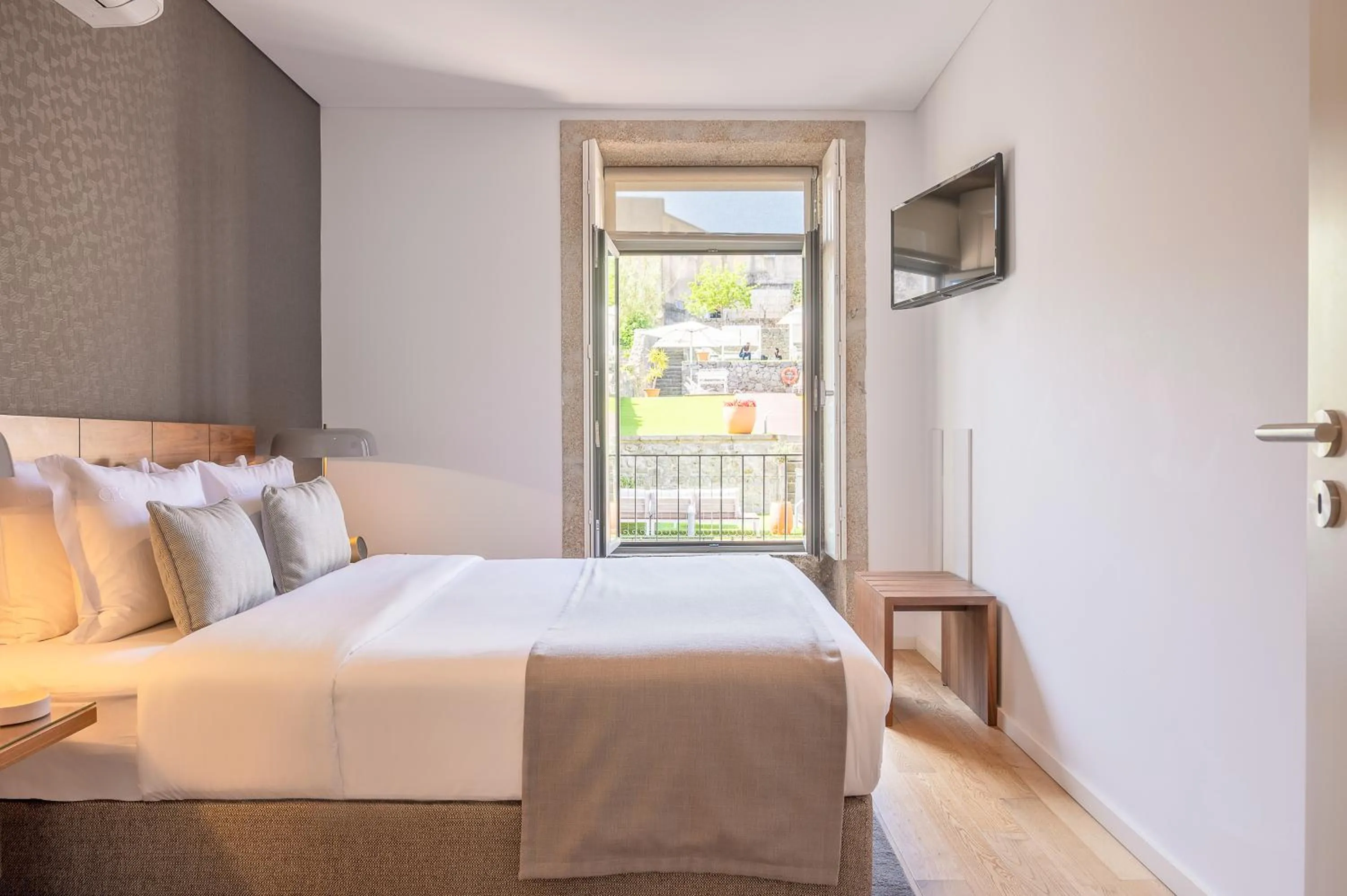 Bed in UMA Santa Catarina - Pool & Fitness, Adults Only