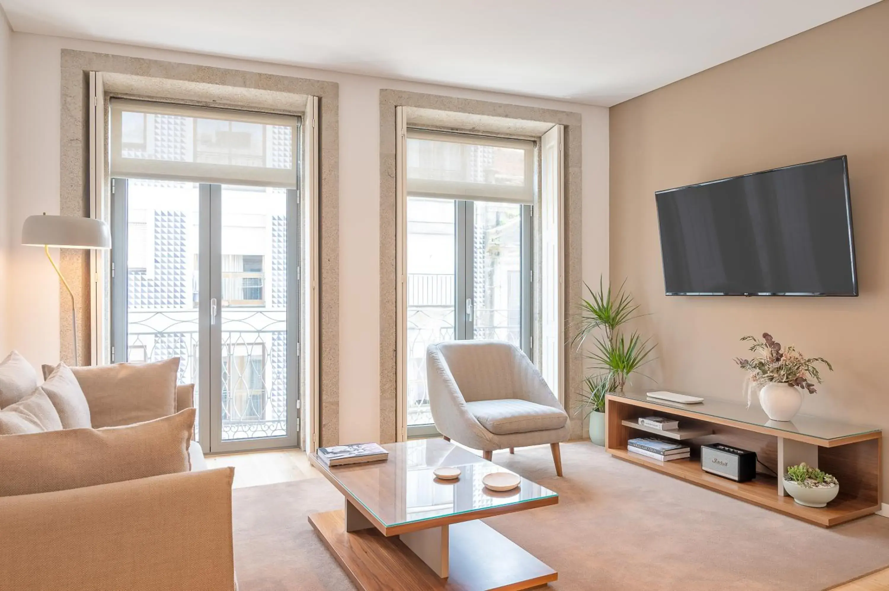 Premium Apartment with Street and Pool View in UMA Santa Catarina - Pool & Fitness, Adults Only Premium Apartment with Street and Pool View in UMA Santa Catarina - Pool & Fitness, Adults Only