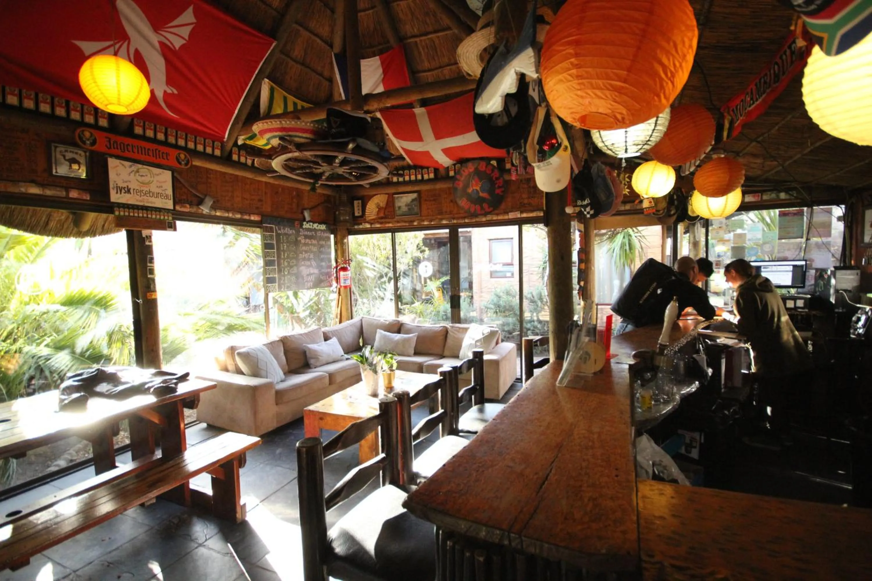 BBQ facilities in Saltycrax Backpackers and Surf Hostel