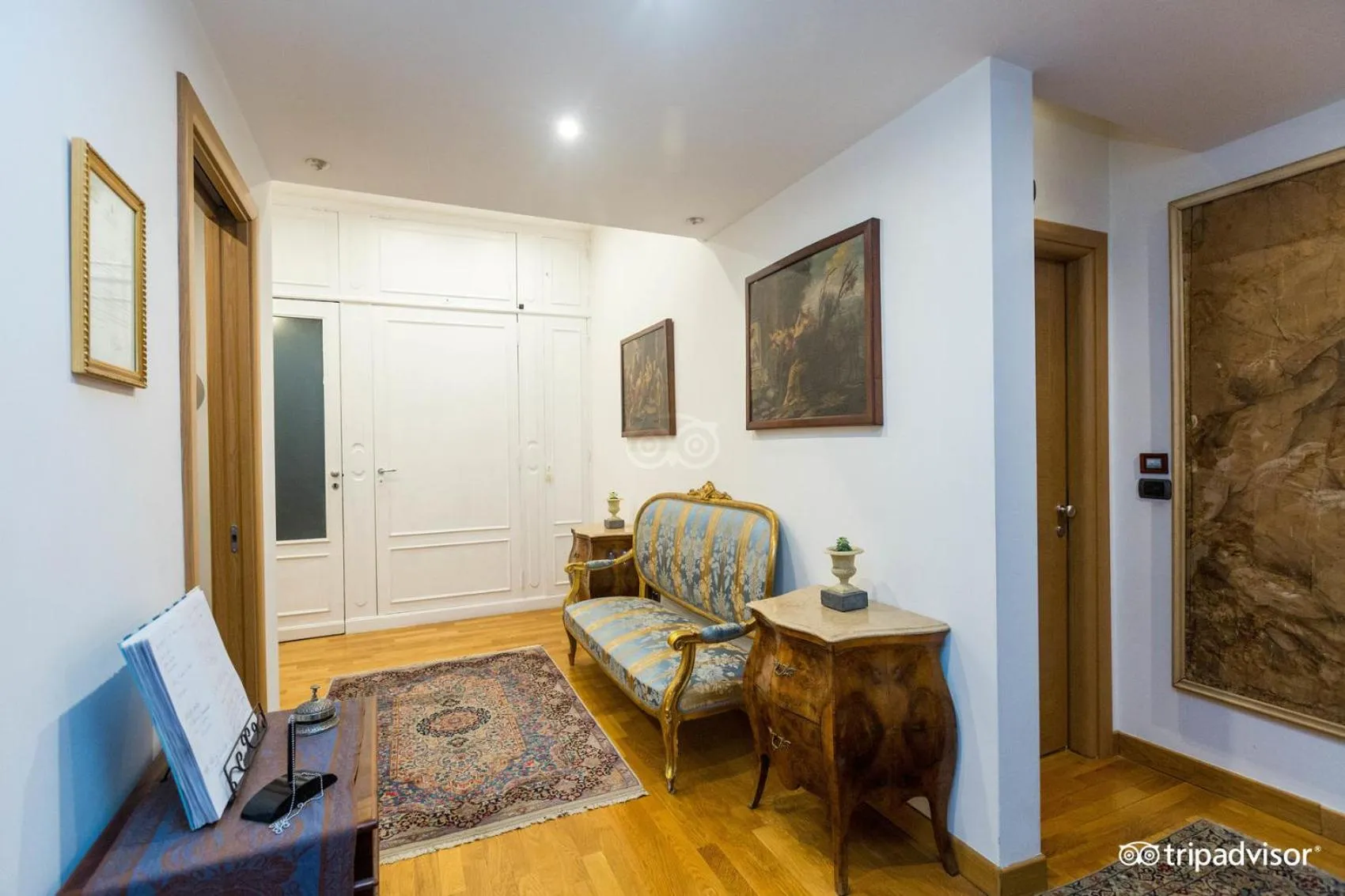 Lobby or reception in B&B Orsini 46