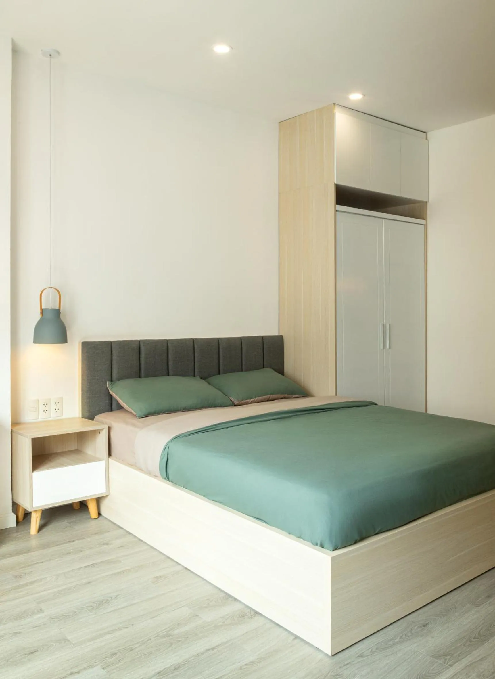 Bed in Hoang Long Son 2