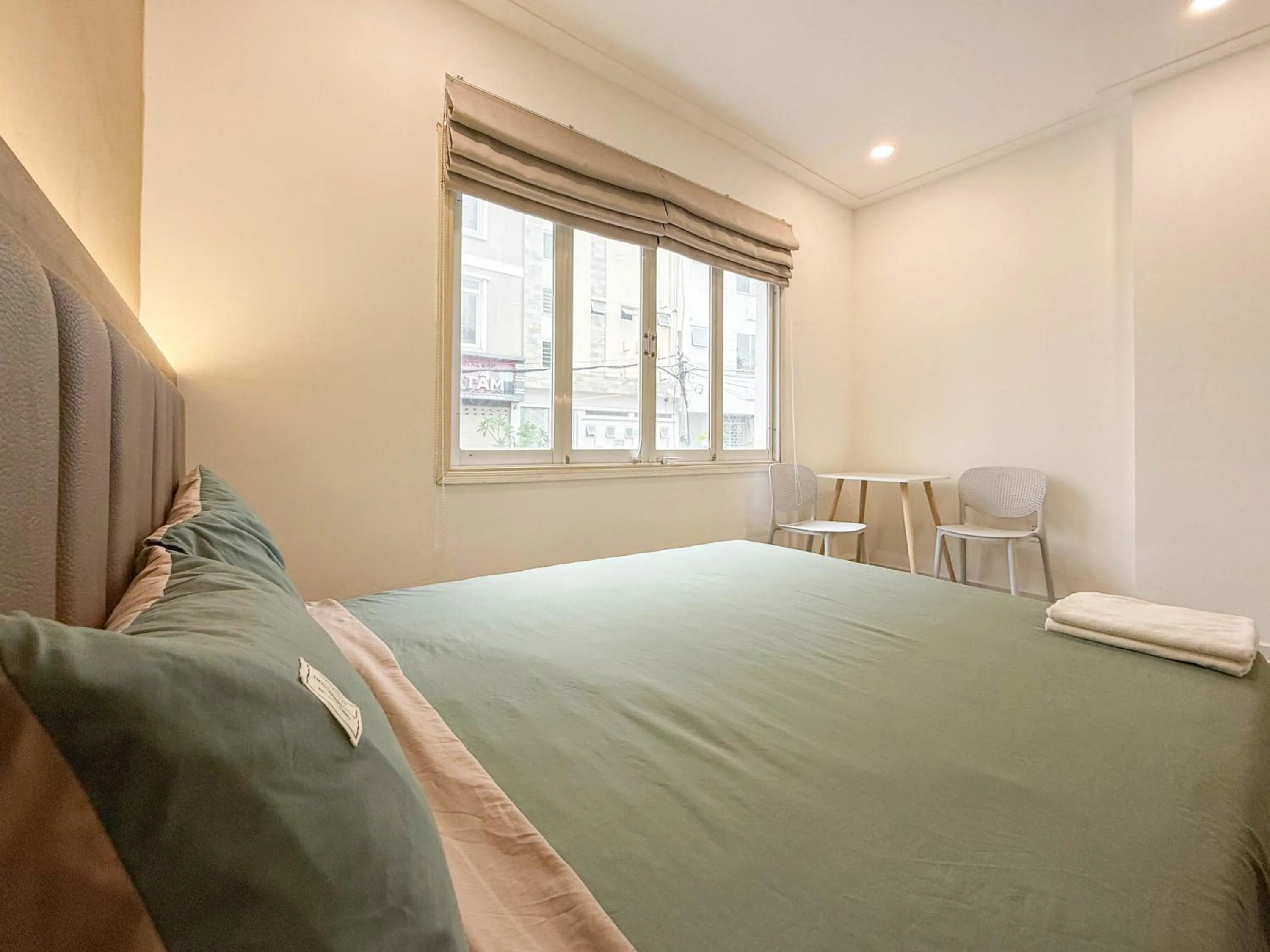 Bed in Hoang Long Son 2