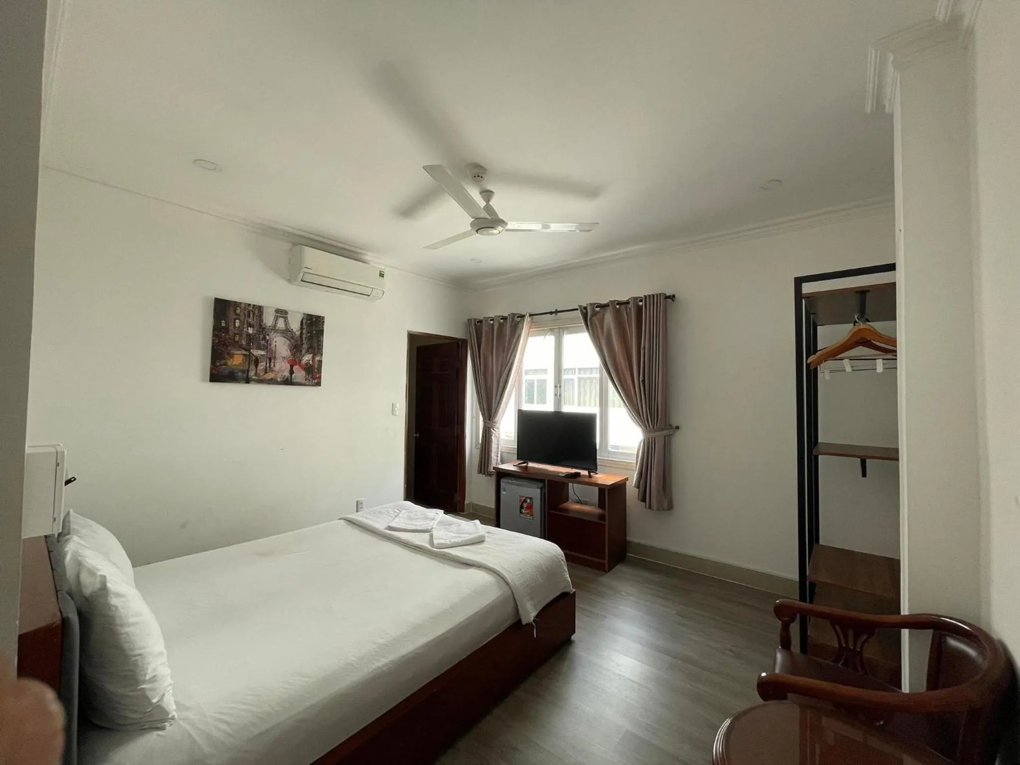 Bed in Hoang Long Son 2