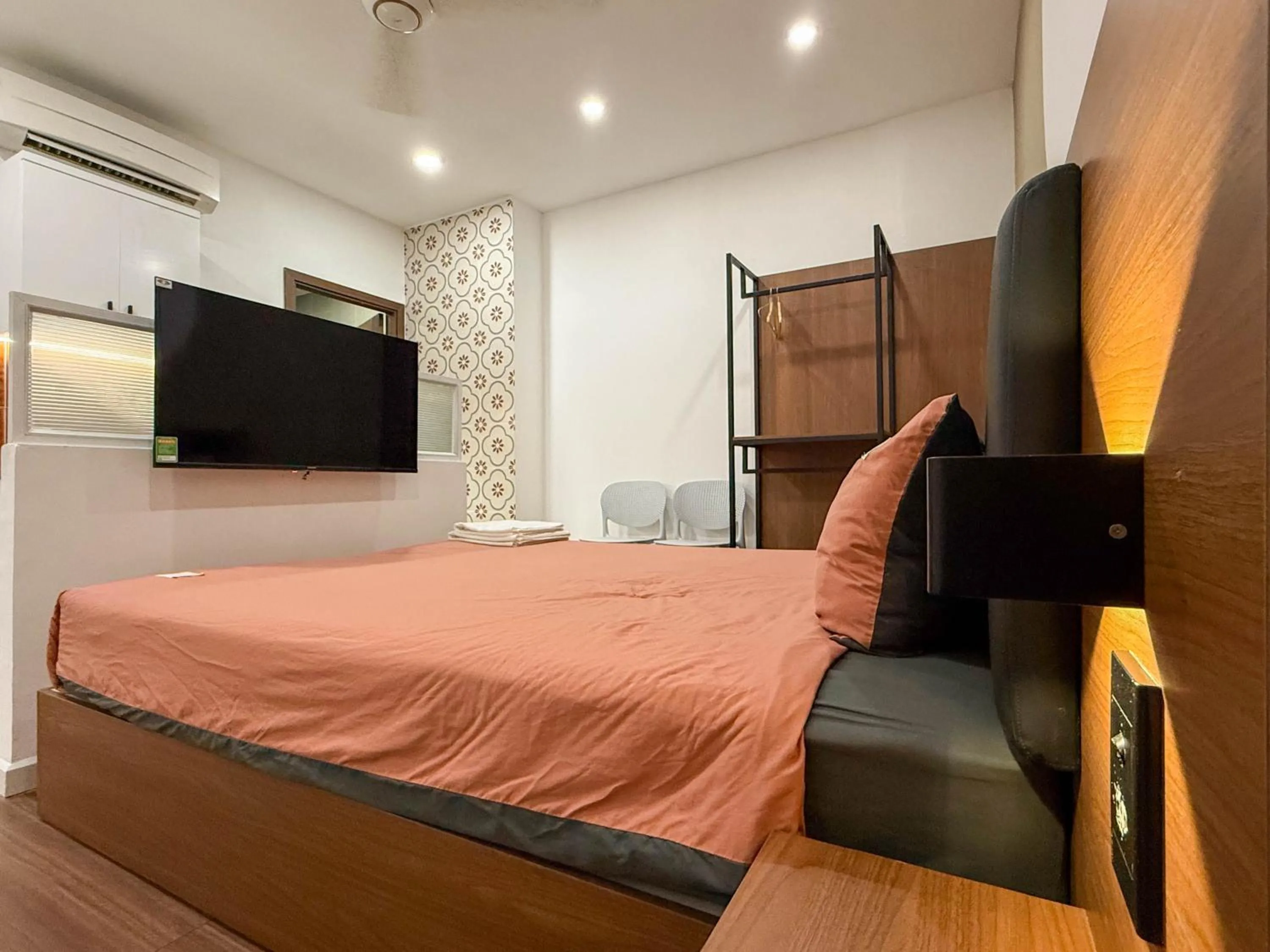 Bed in Hoang Long Son 2