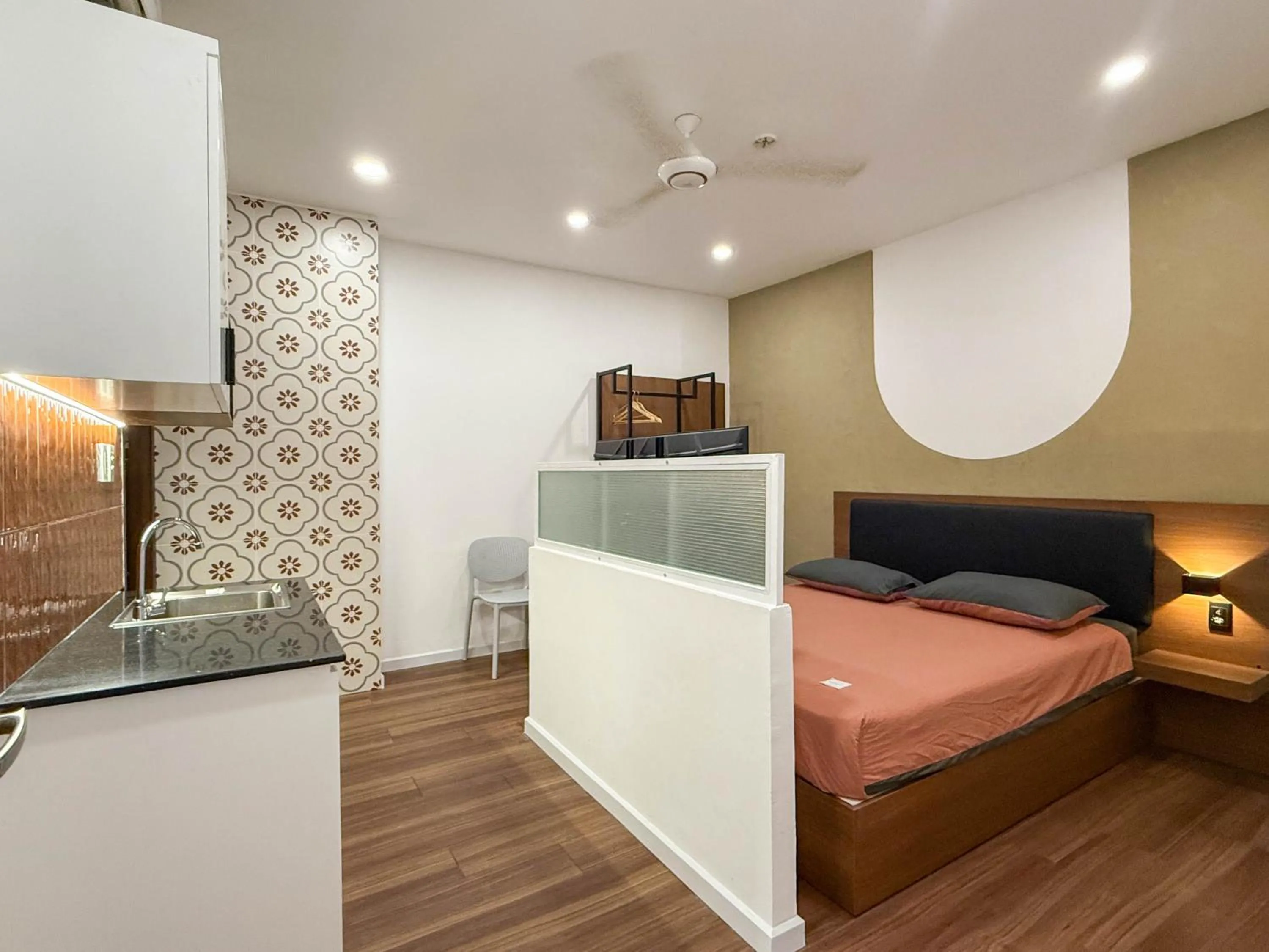 Bed in Hoang Long Son 2