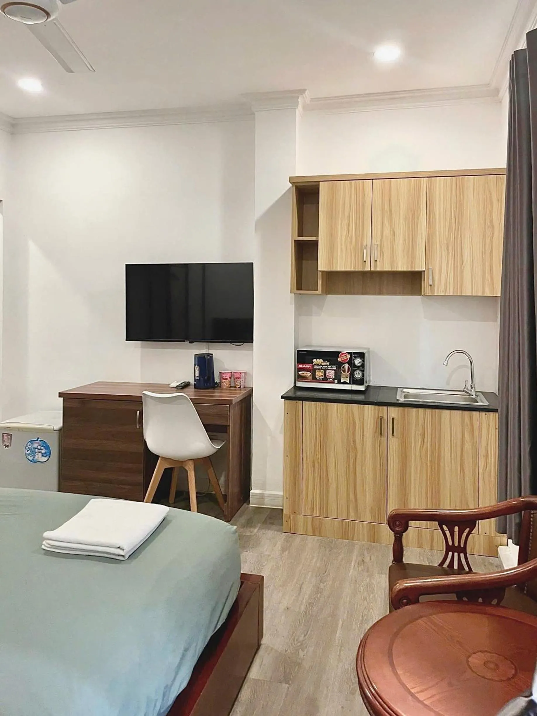 Bed in Hoang Long Son 2