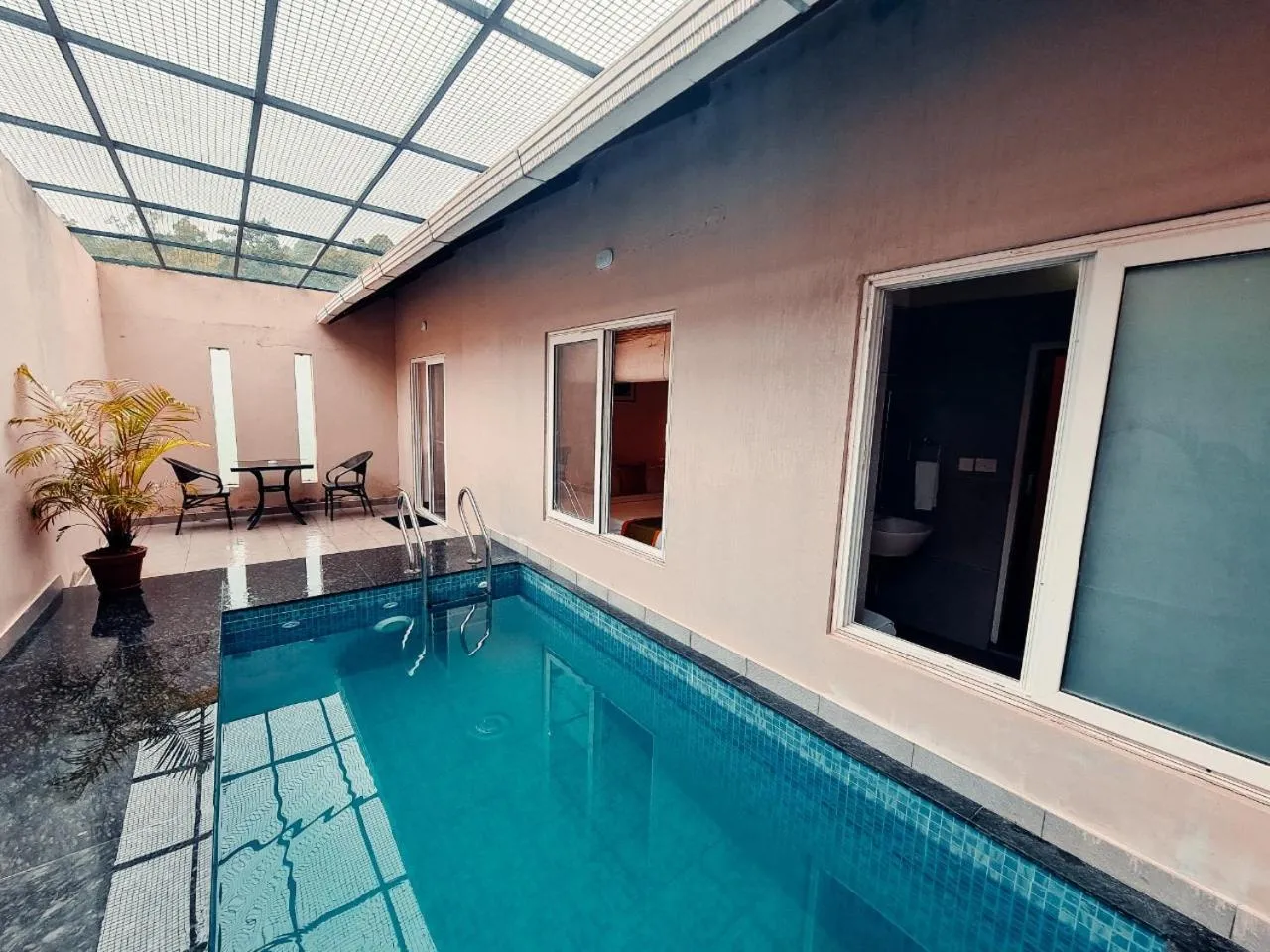 Swimming pool in Abad Brookside Wayanad