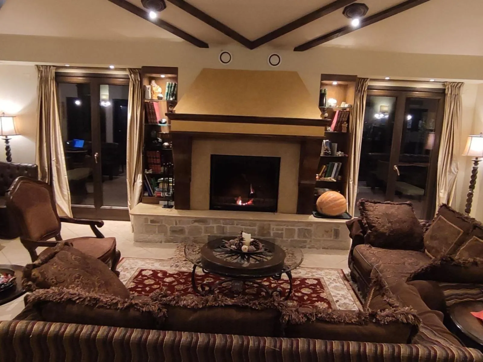 Communal lounge/ TV room in Archontopetra Boutique Hotel