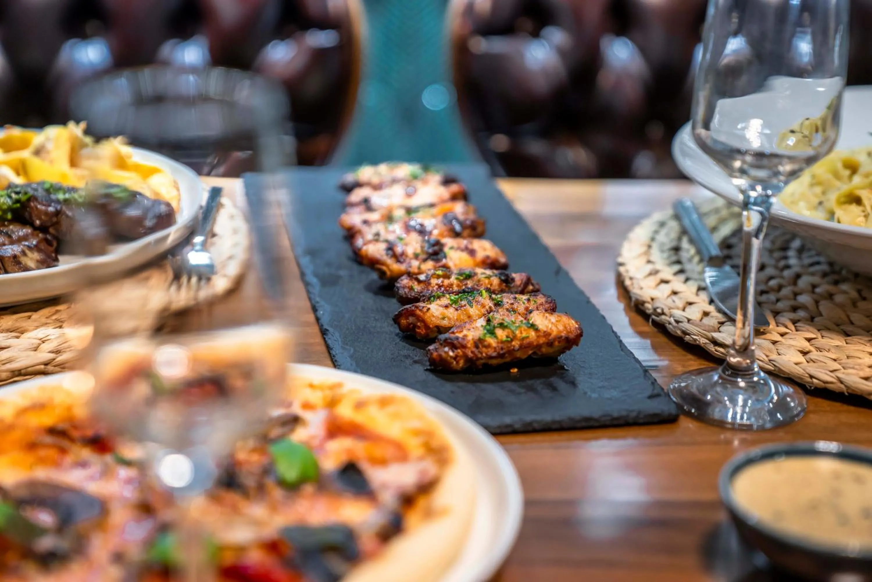 Restaurant/places to eat in Sky Roof Hotel