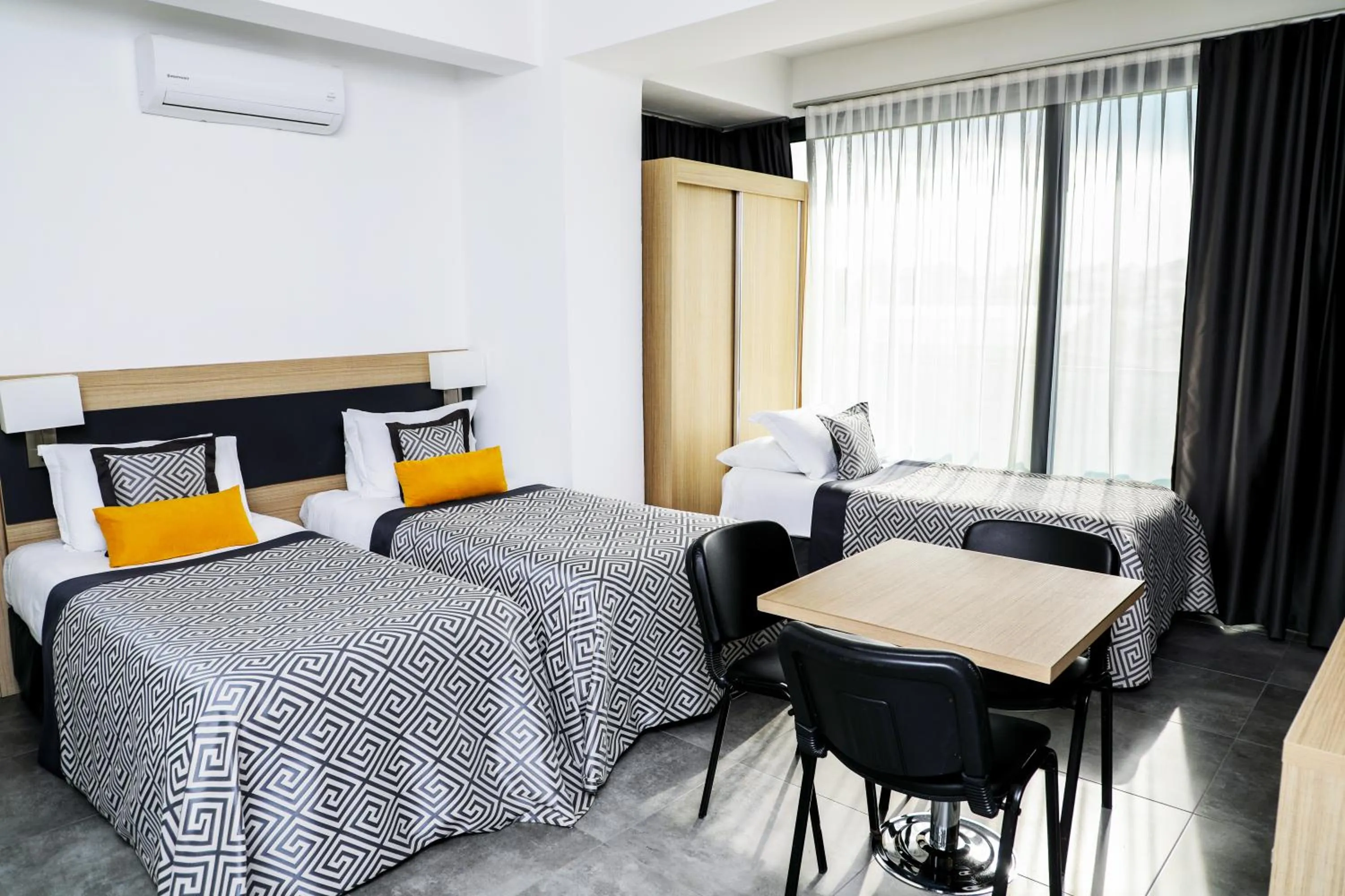 Bed in Sky Roof Hotel