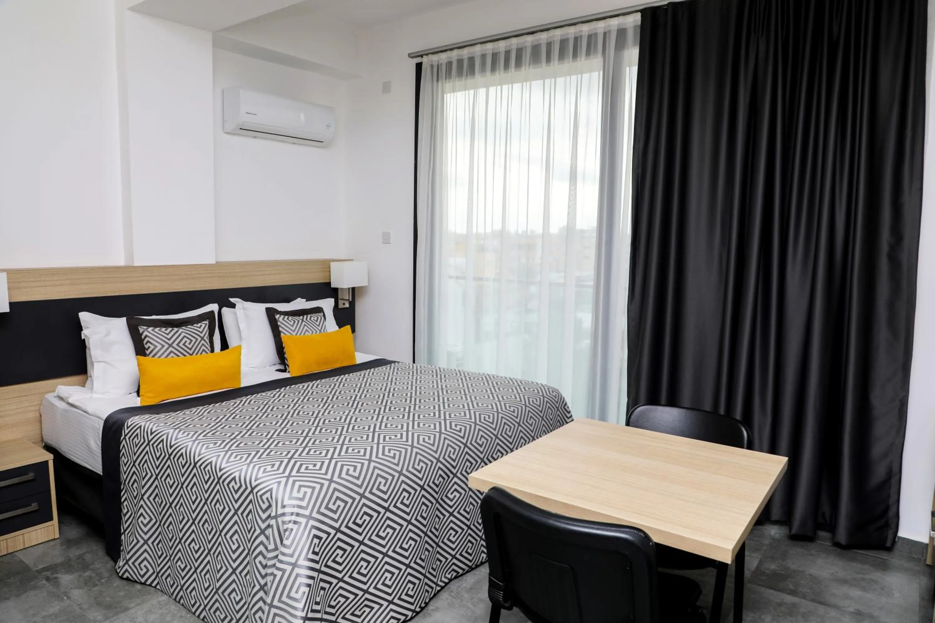 Bed in Sky Roof Hotel