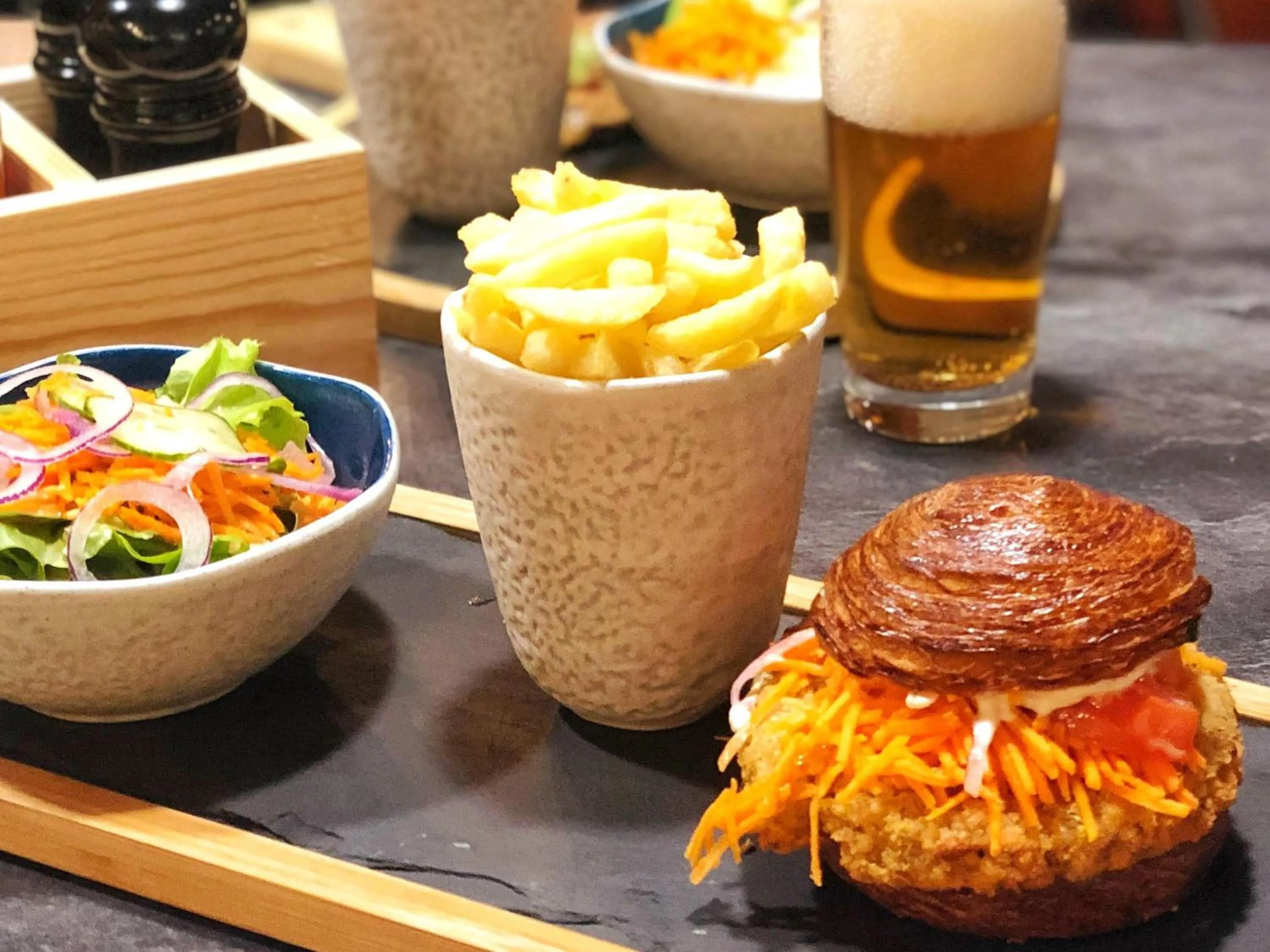 Restaurant/places to eat in ibis Saint-Omer Centre