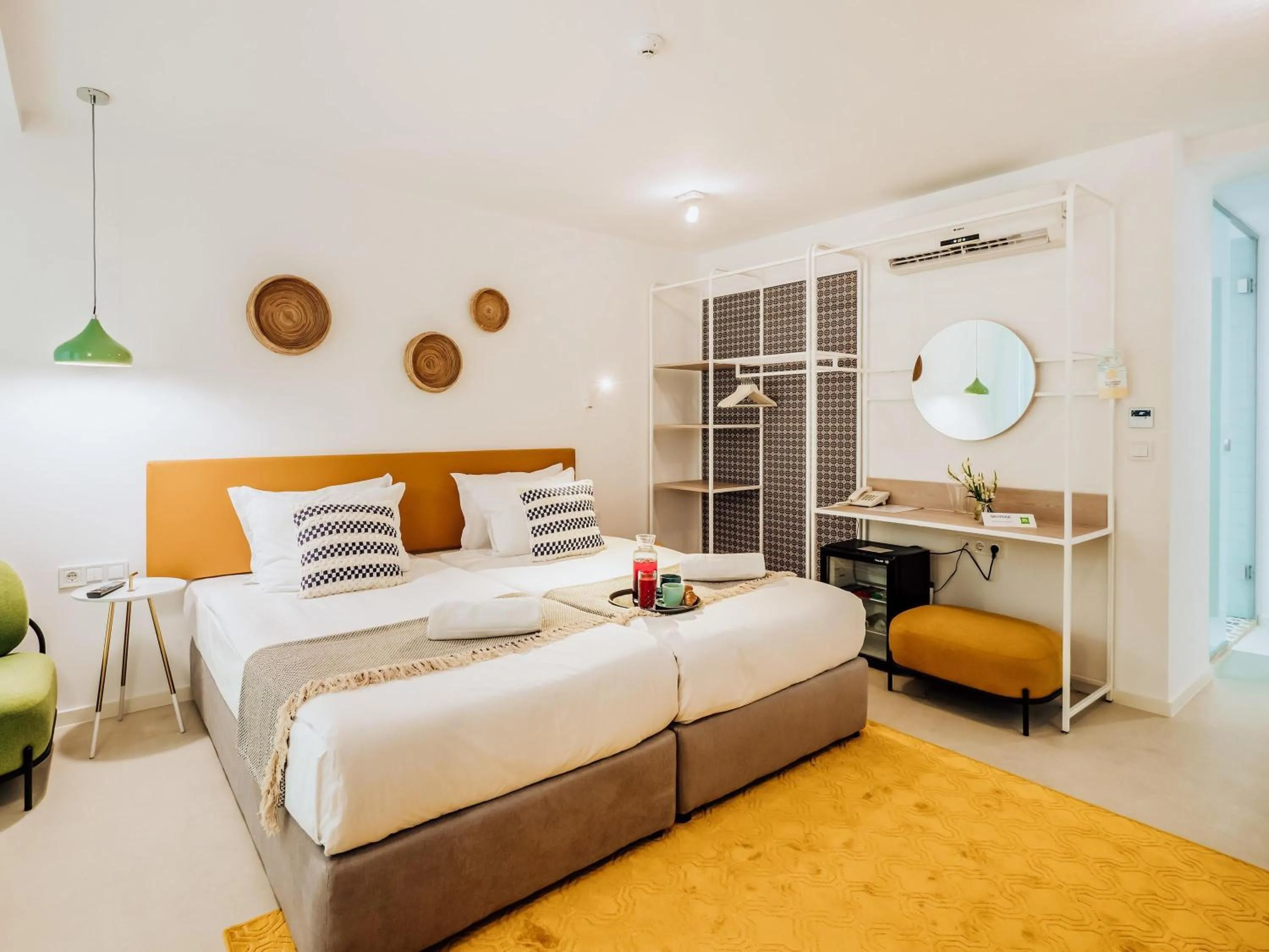 Bedroom, Bed in ibis Styles Golden Sands Roomer Hotel