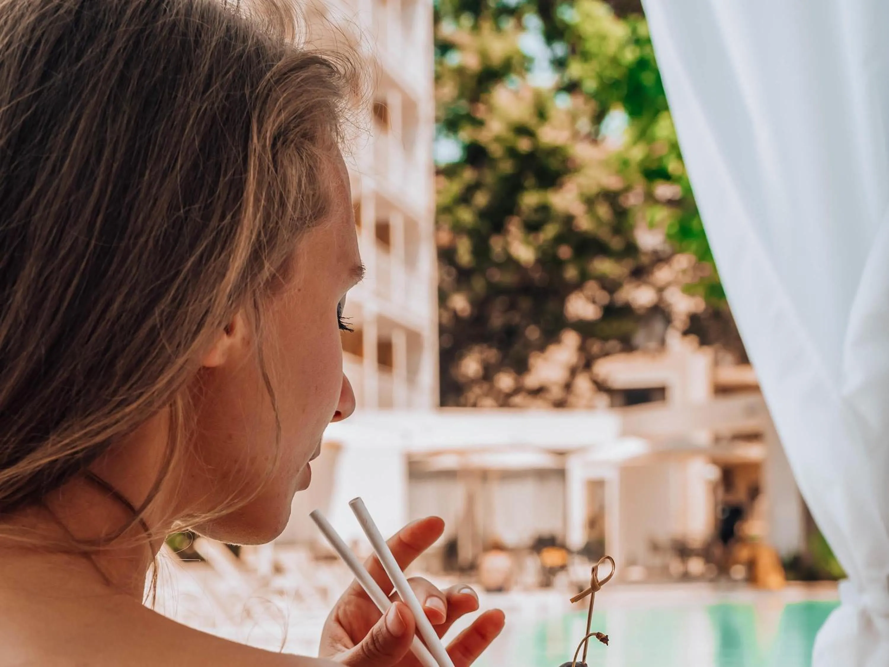 Lounge or bar in ibis Styles Golden Sands Roomer Hotel