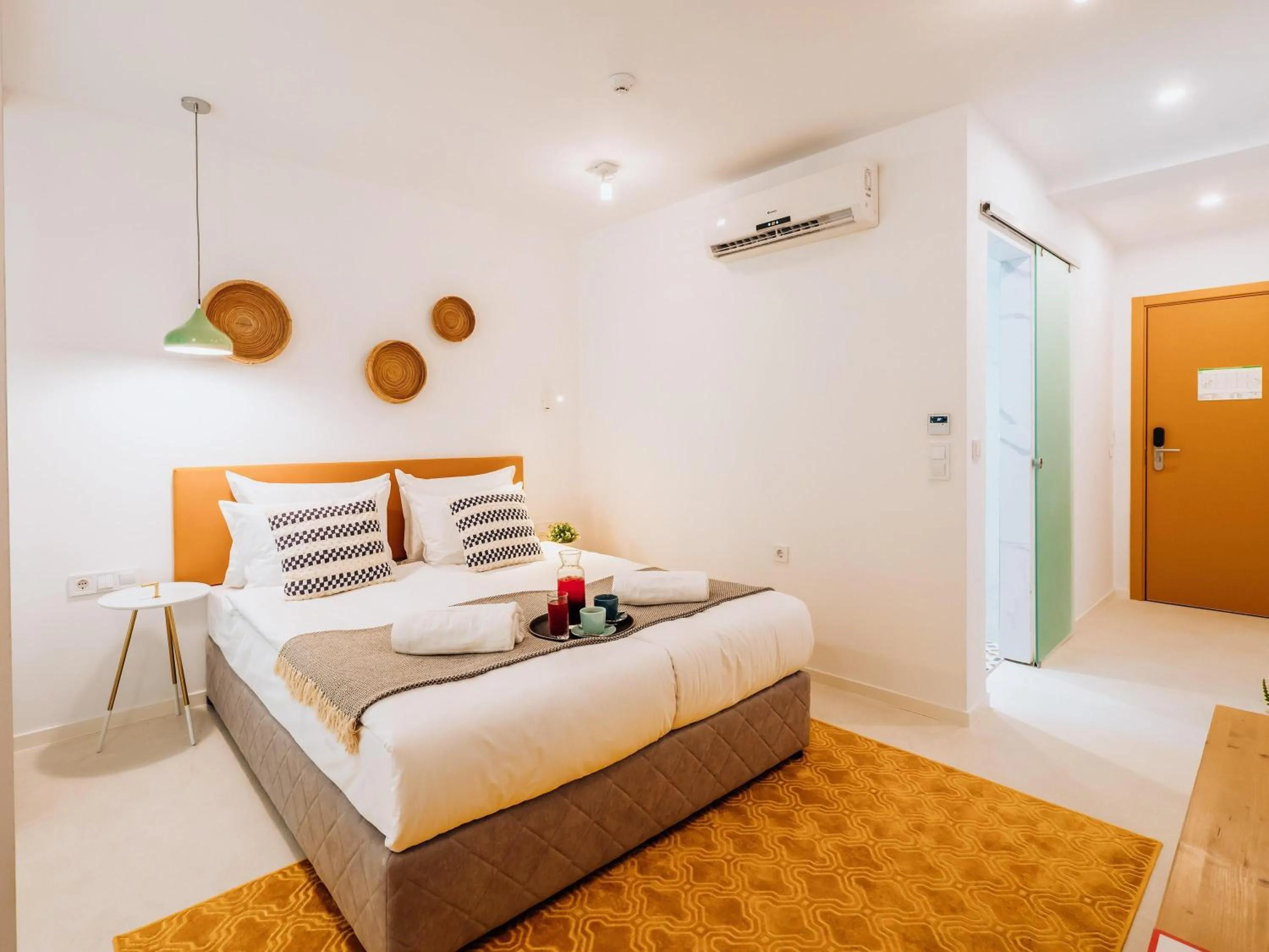 Bedroom, Bed in ibis Styles Golden Sands Roomer Hotel