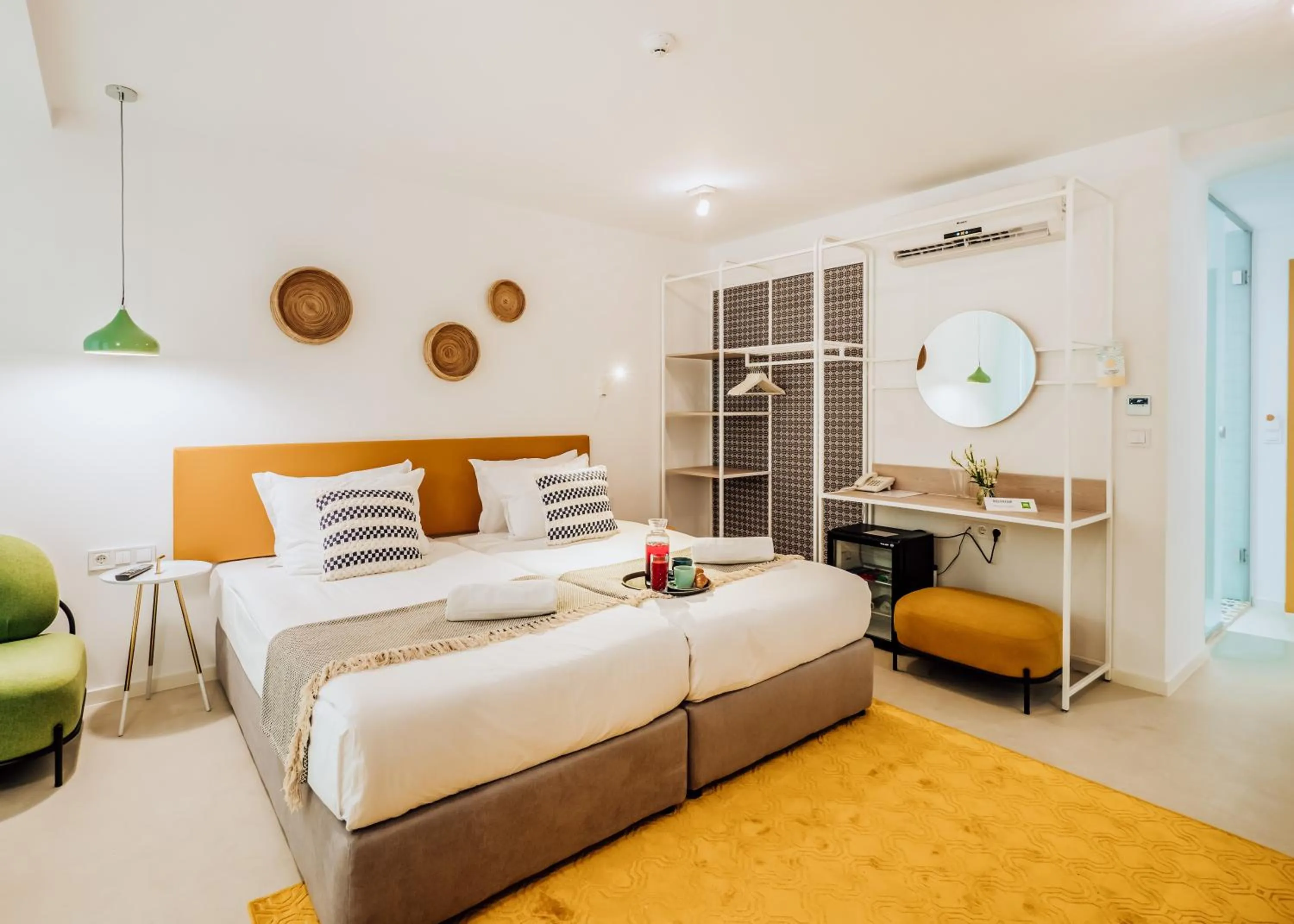 Bedroom, Bed in ibis Styles Golden Sands Roomer Hotel