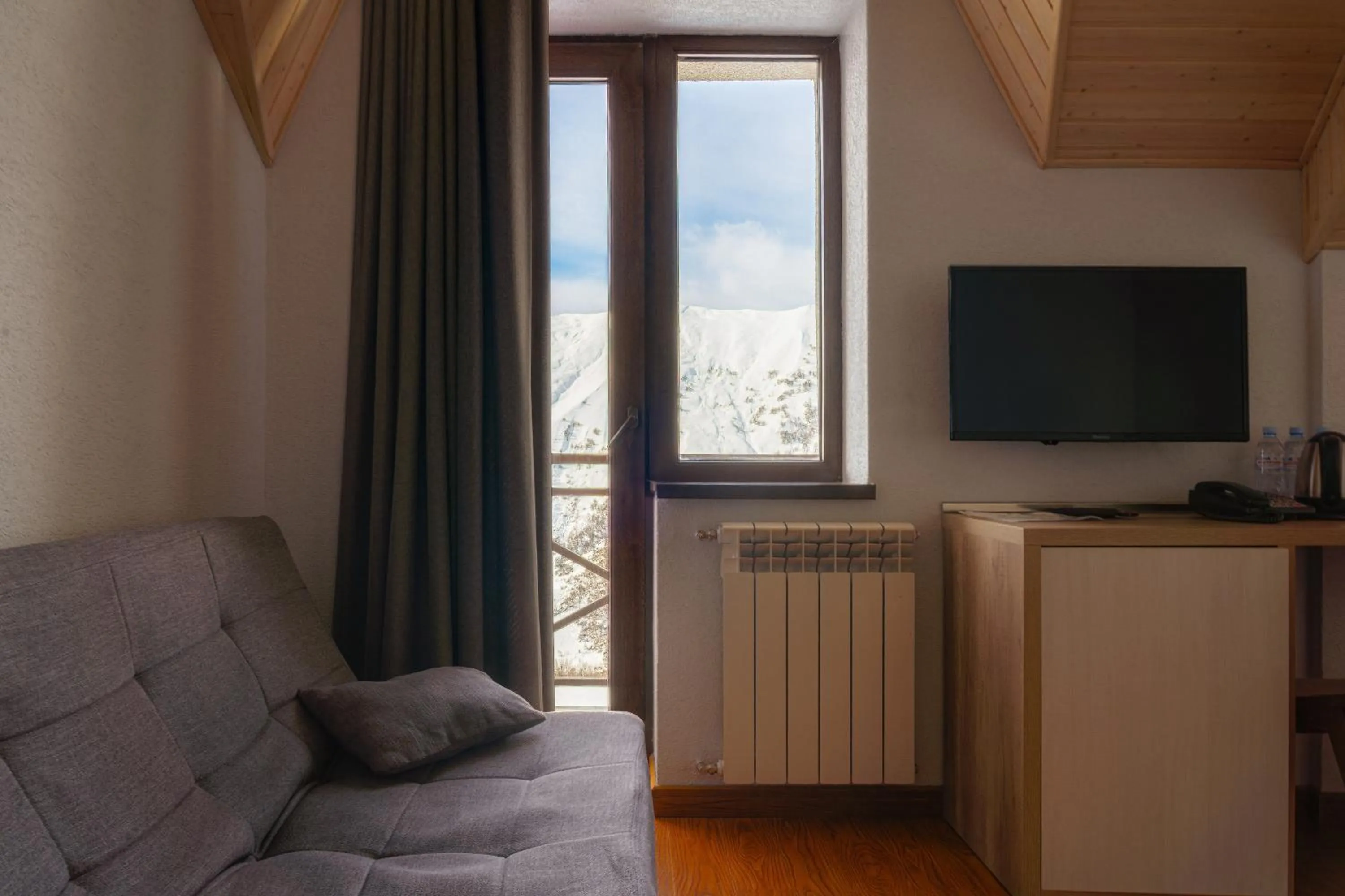 Ereto Hotel by SnowTime