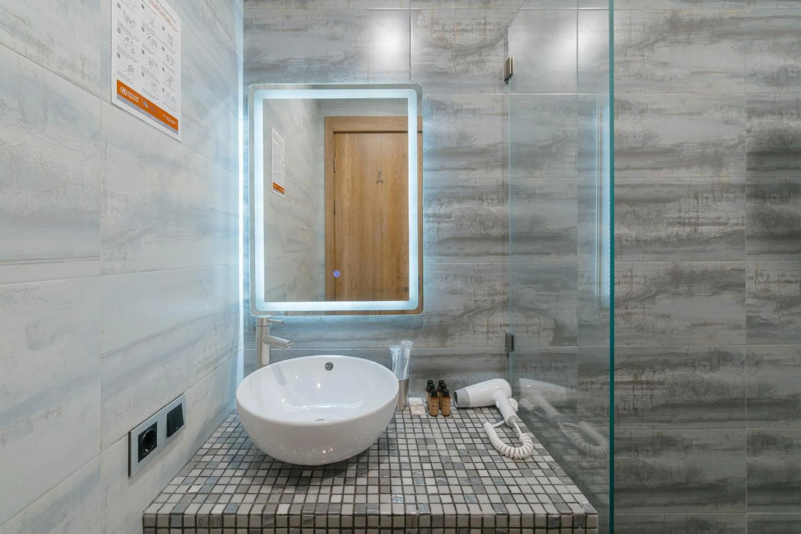 Ereto Hotel by SnowTime