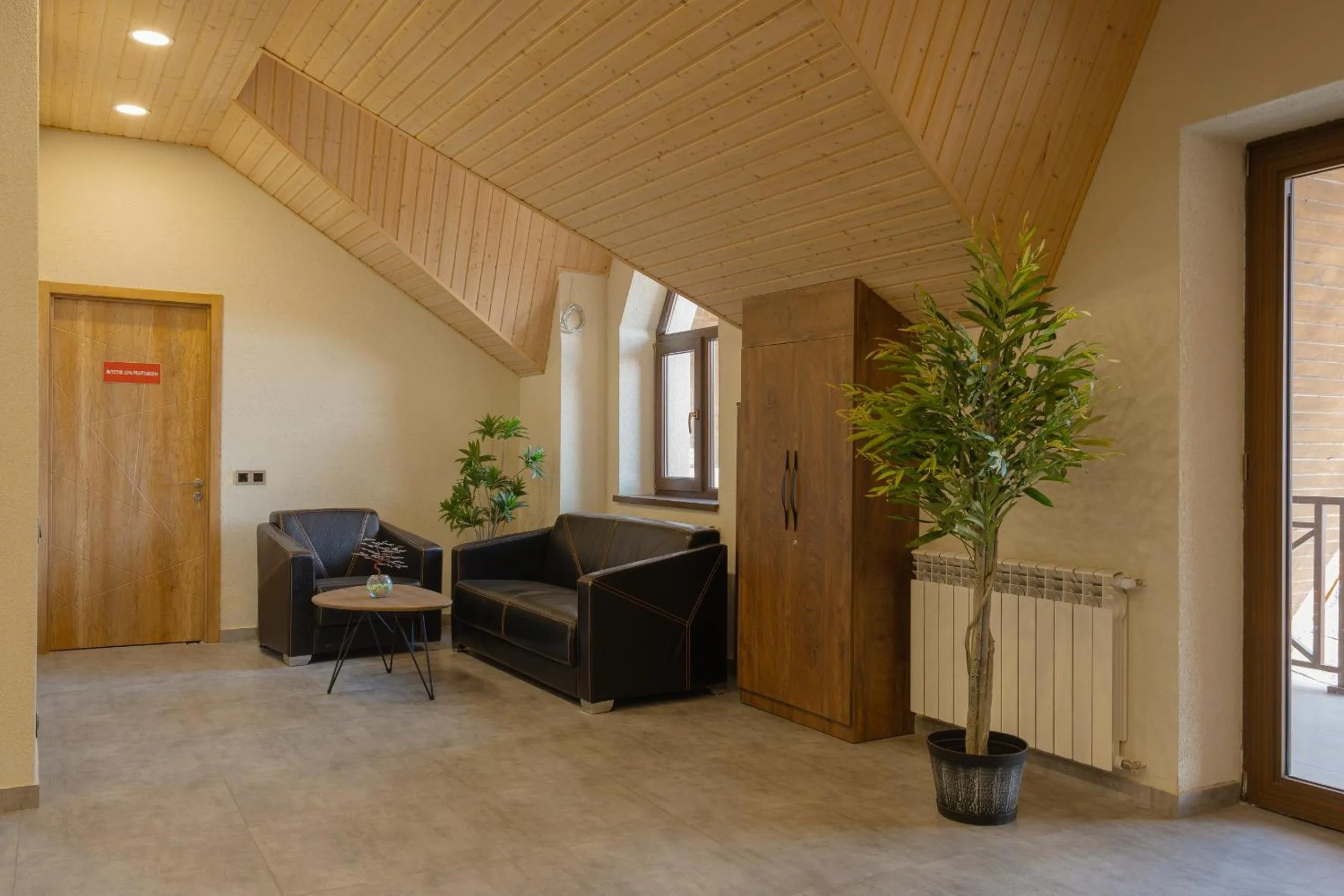 Ereto Hotel by SnowTime