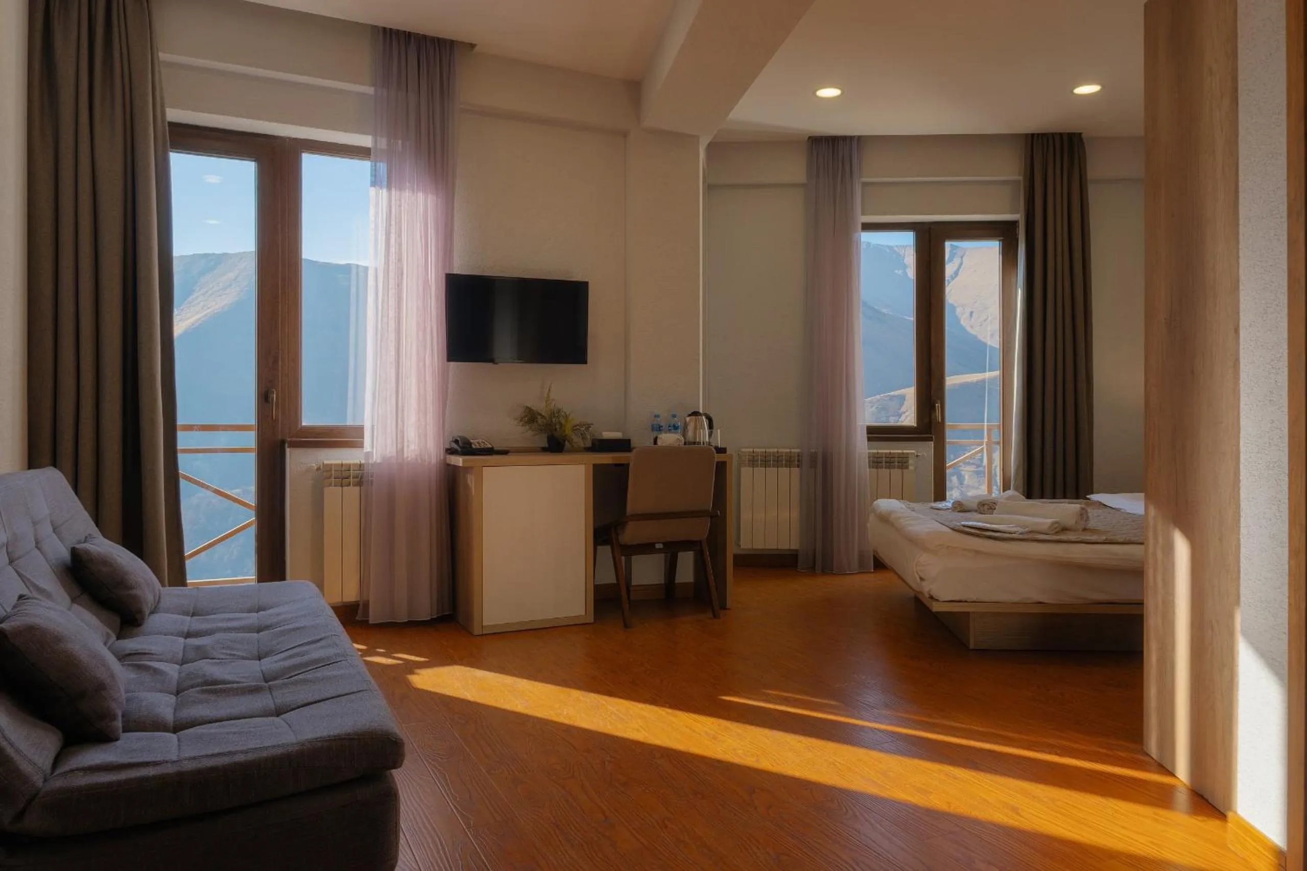 Ereto Hotel by SnowTime