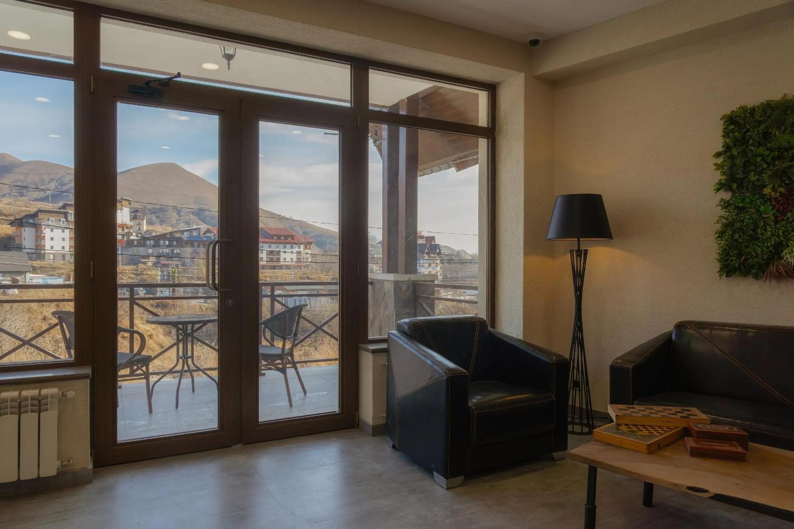 Ereto Hotel by SnowTime